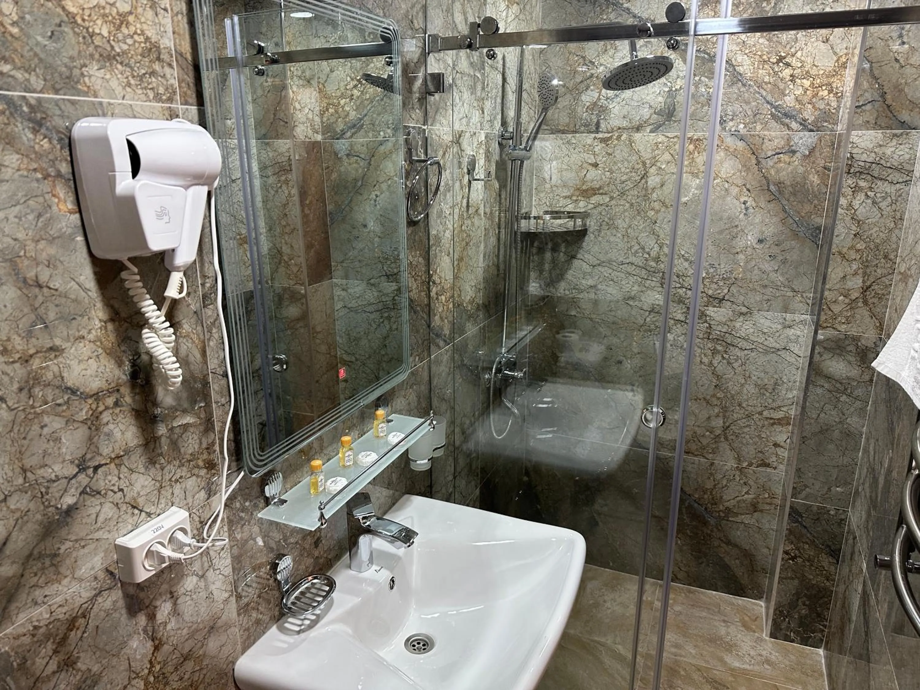 Shower in Rayyan Hotel Samarkand