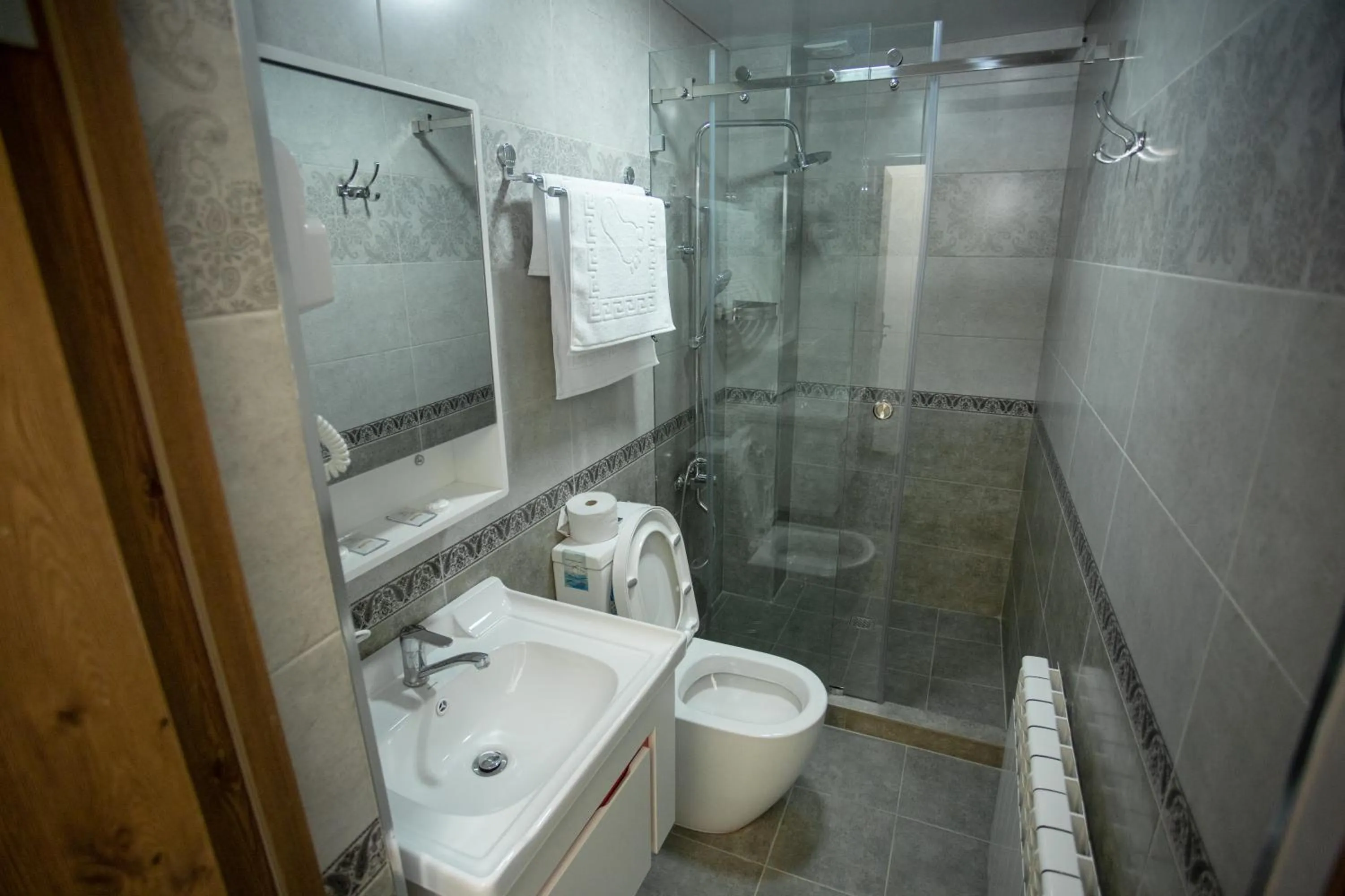 Shower in Rayyan Hotel Samarkand