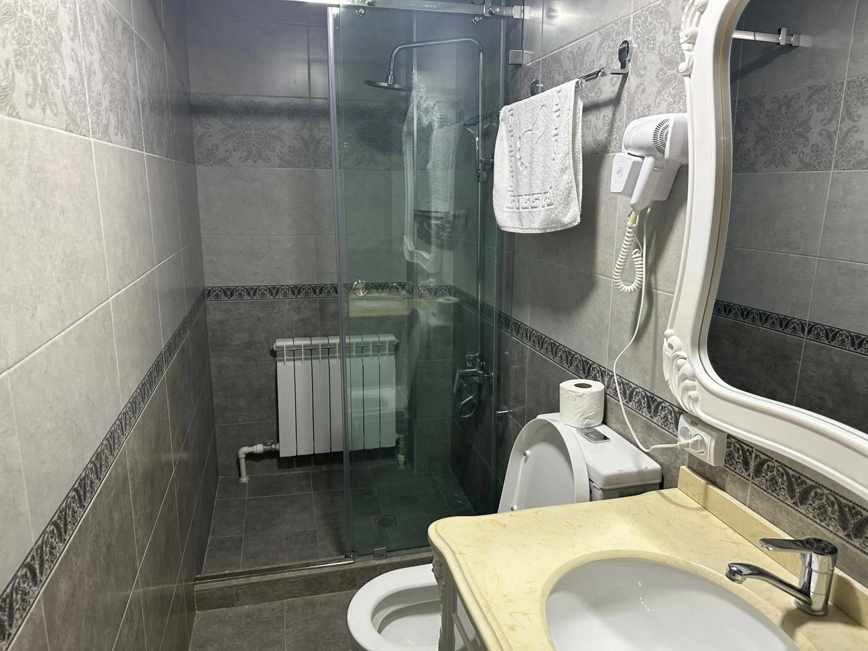 Shower in Rayyan Hotel Samarkand