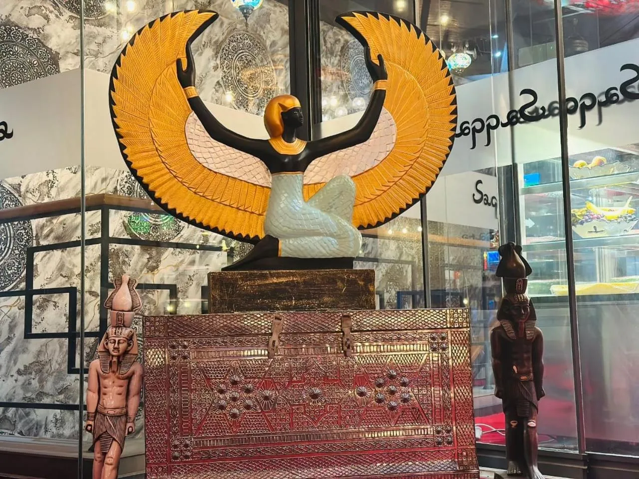 Restaurant/places to eat in Rayyan Hotel Samarkand