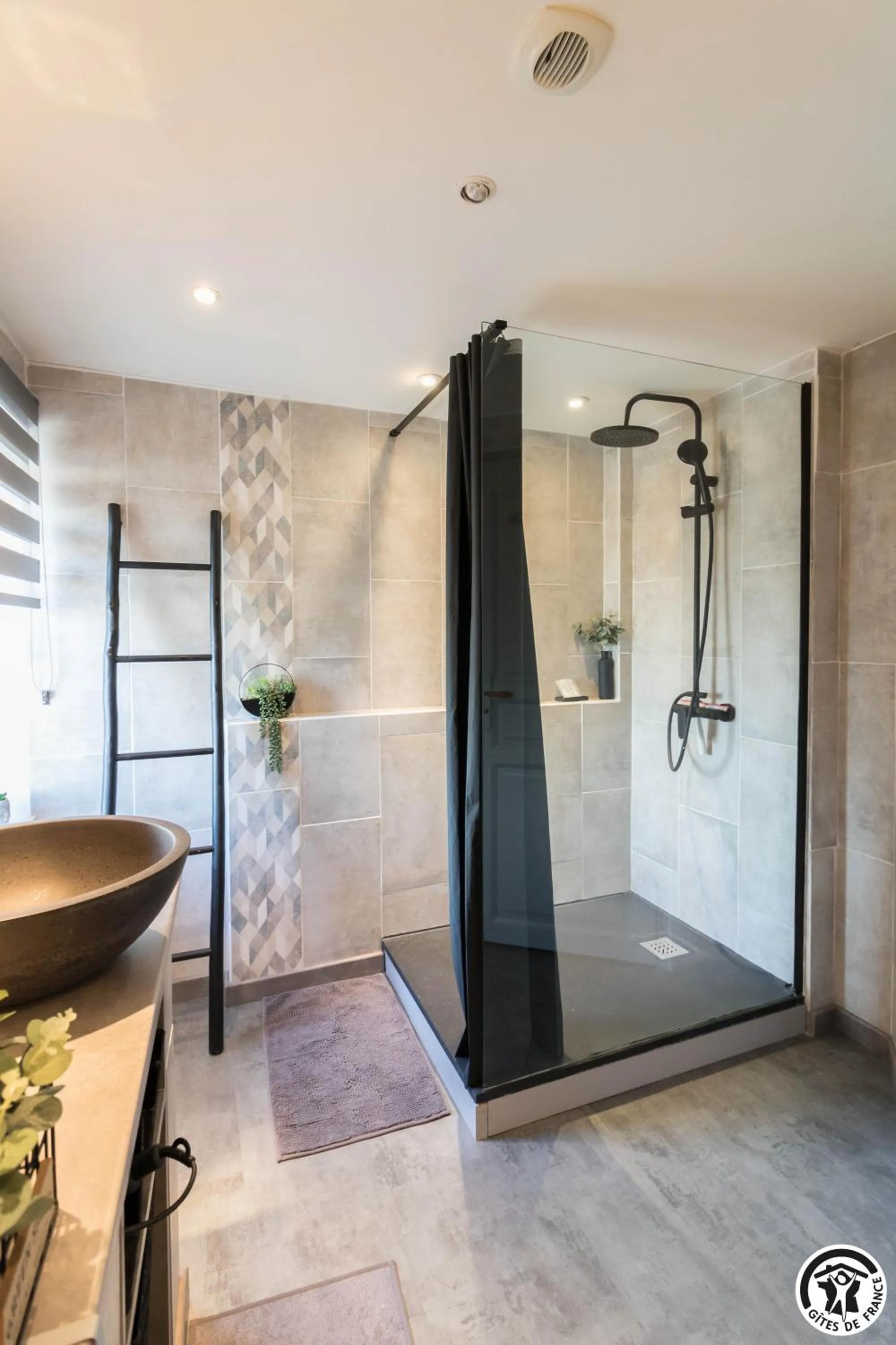 Shower in La maison d'Hôtes Du Moulin