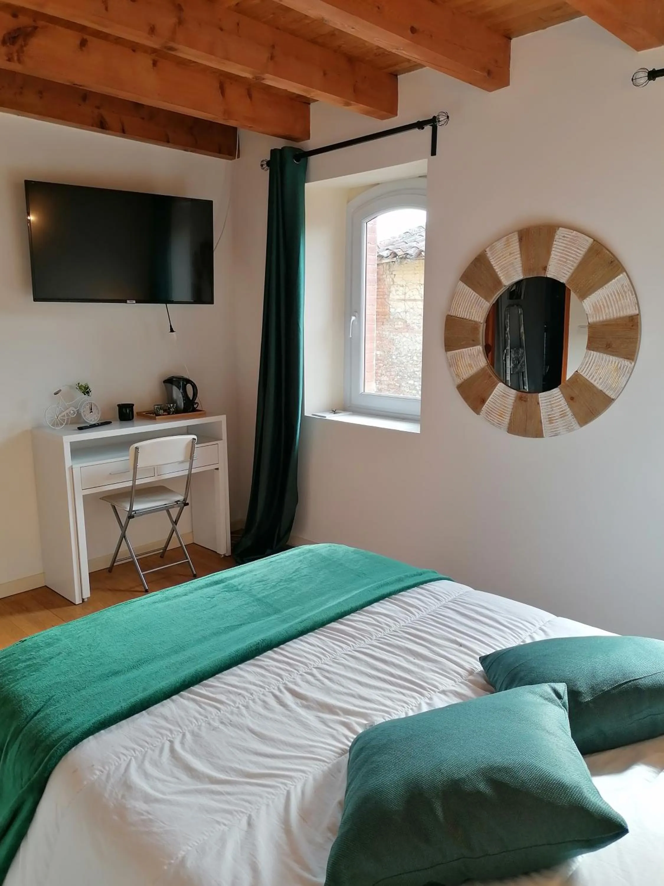 Bedroom, Bed in La maison d'Hôtes Du Moulin