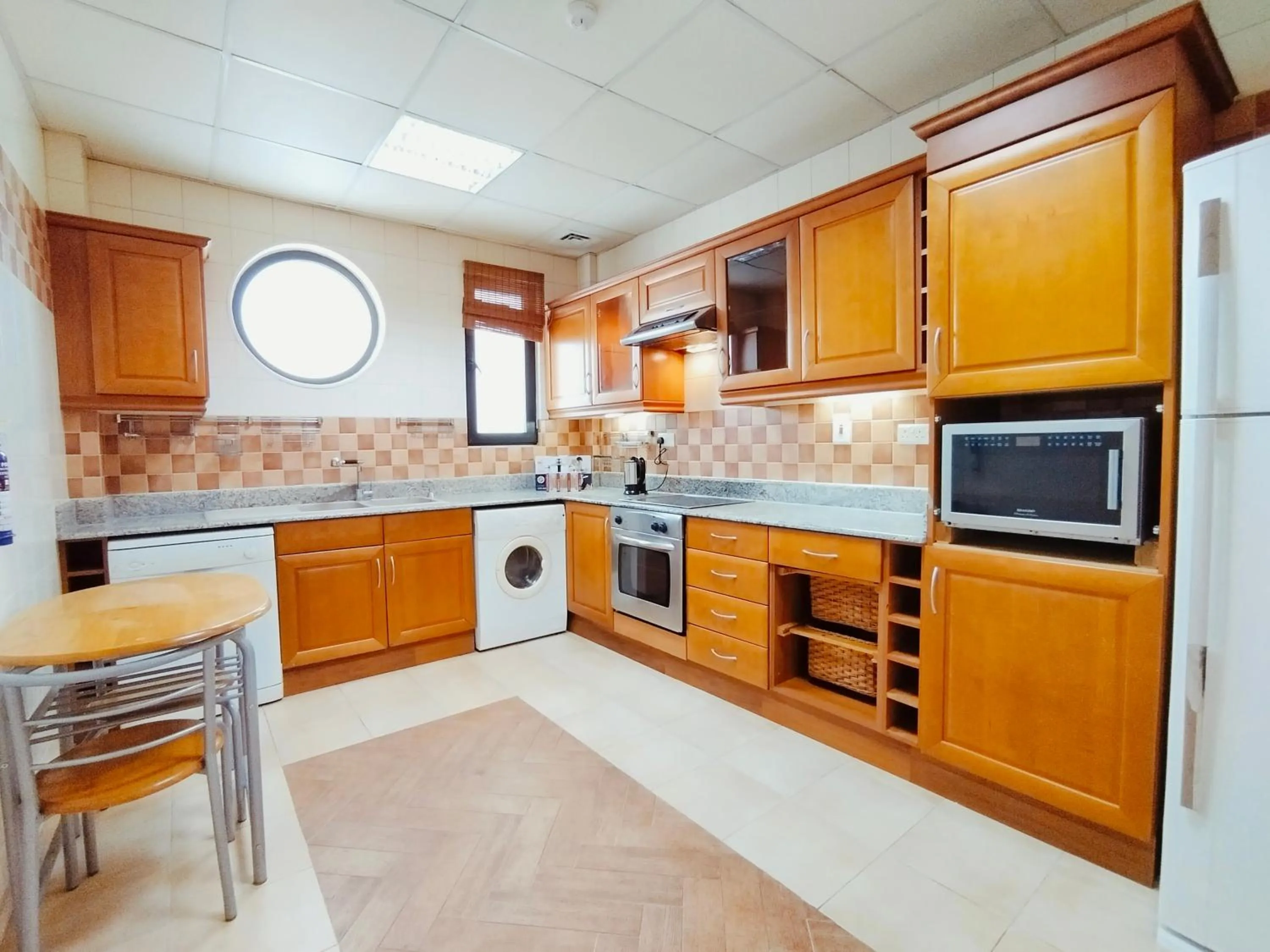 Kitchen or kitchenette in Elite Tower