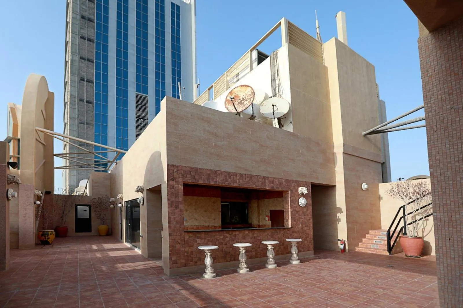 Property building in Elite Tower