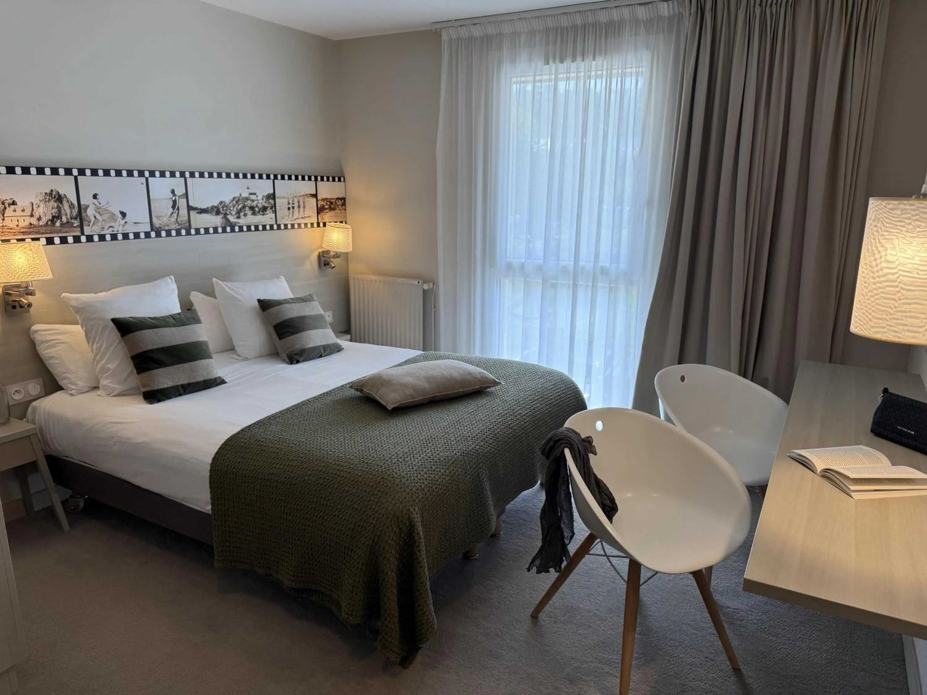 Bedroom, Bed in Best Western Les Bains Hotel et SPA