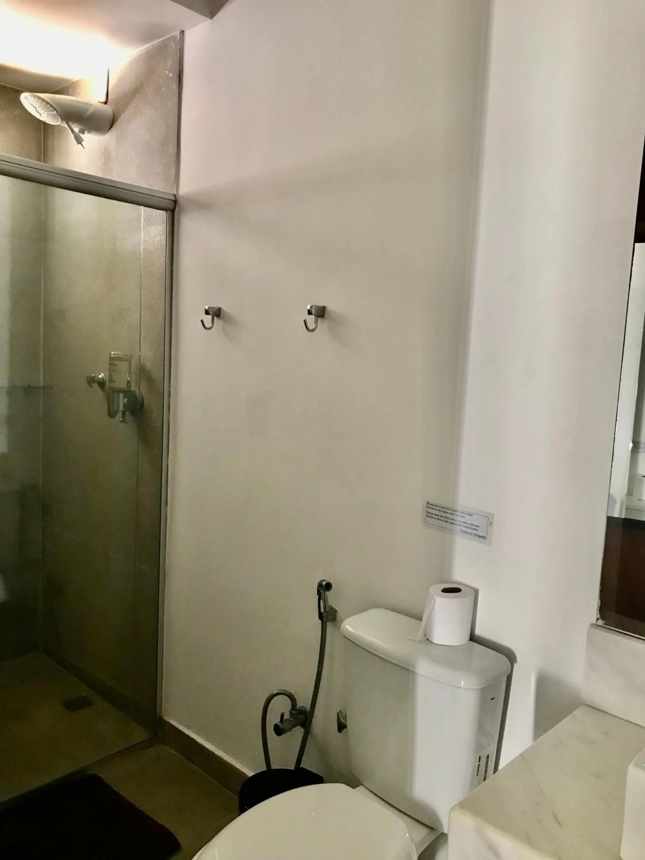 Bathroom in casaJOMO Art, Food & Music B&B