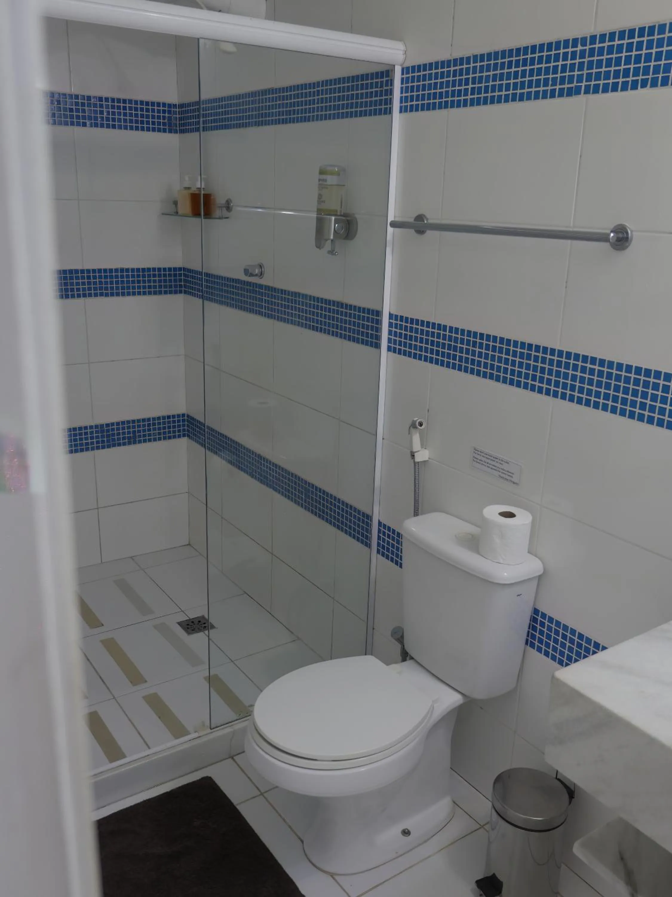 Bathroom in casaJOMO Art, Food & Music B&B