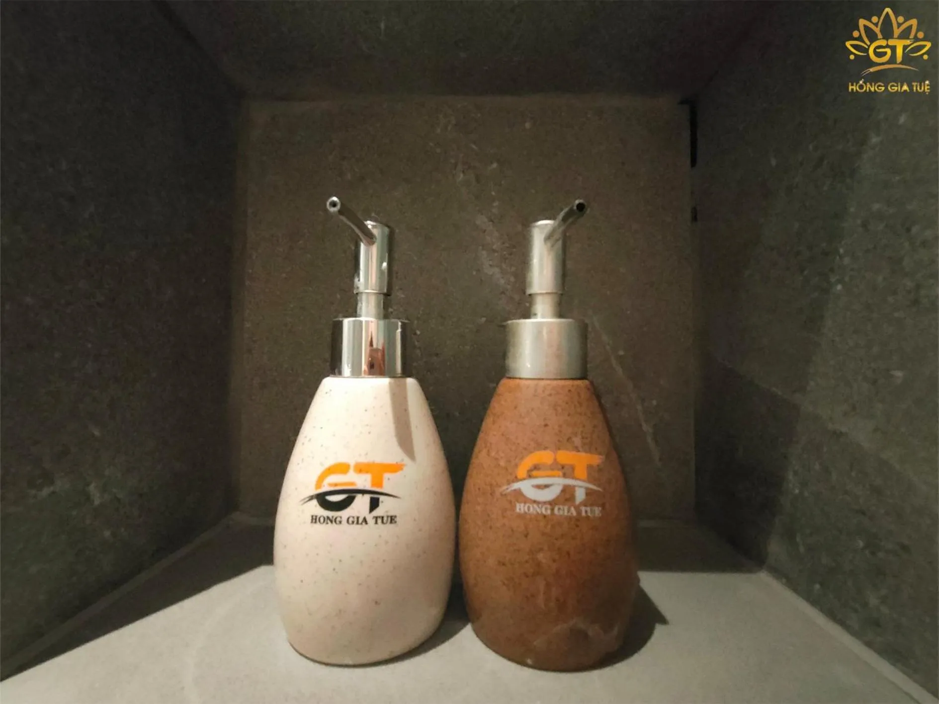 Hồng Gia Tuệ Lake View