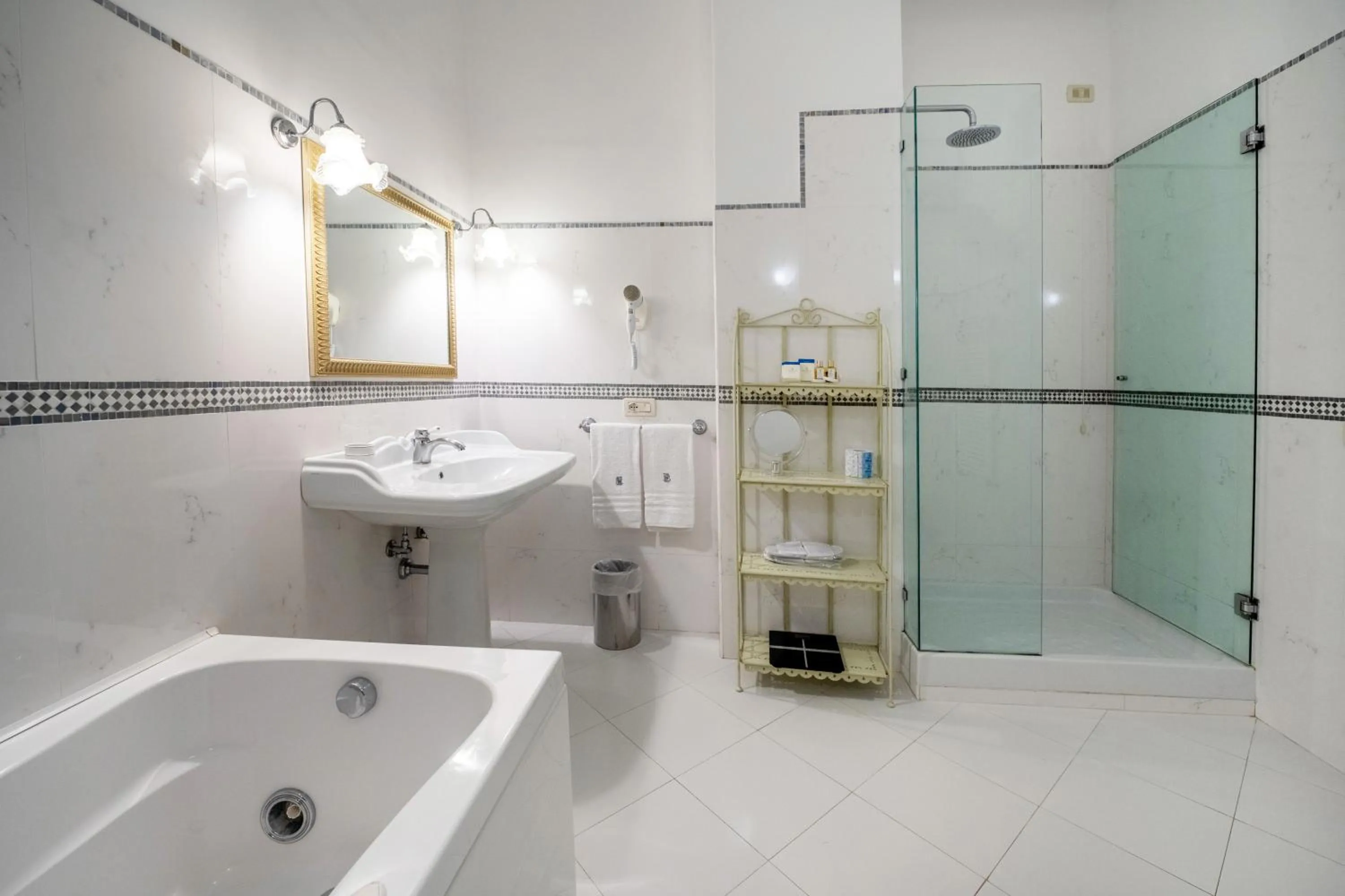 Shower in Hotel Belvedere