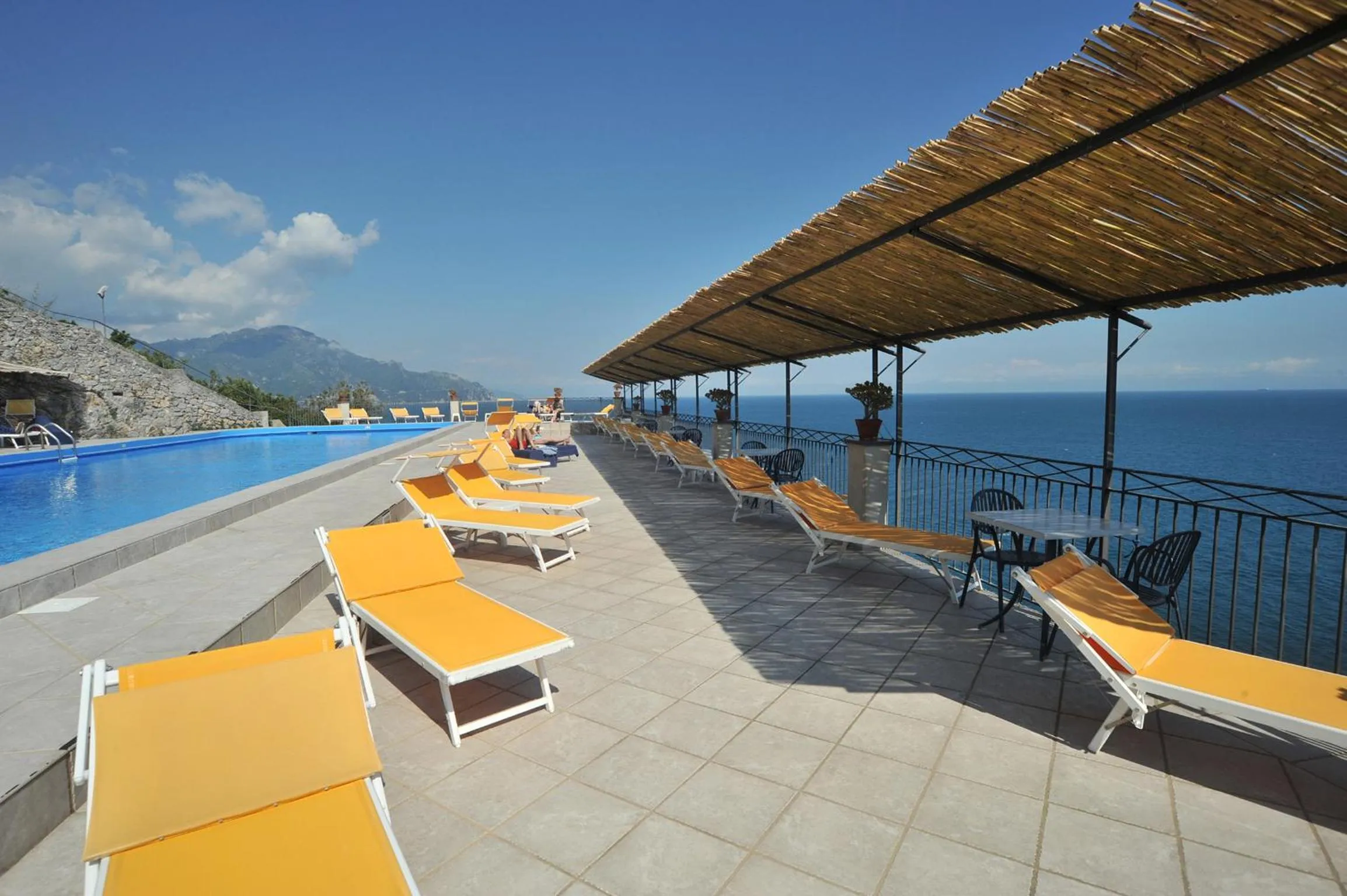 Swimming pool in Hotel Belvedere