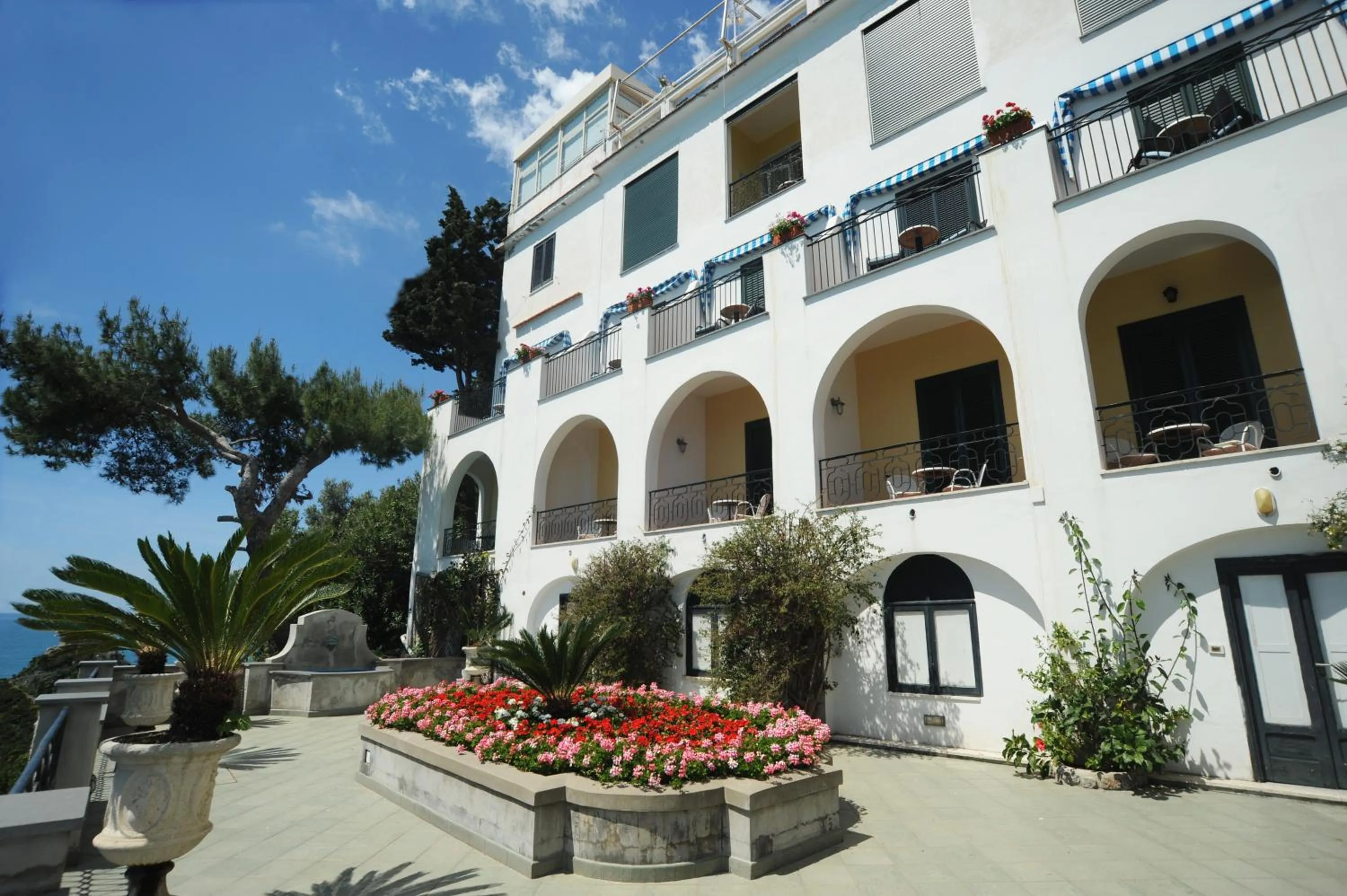 Facade/entrance in Hotel Belvedere
