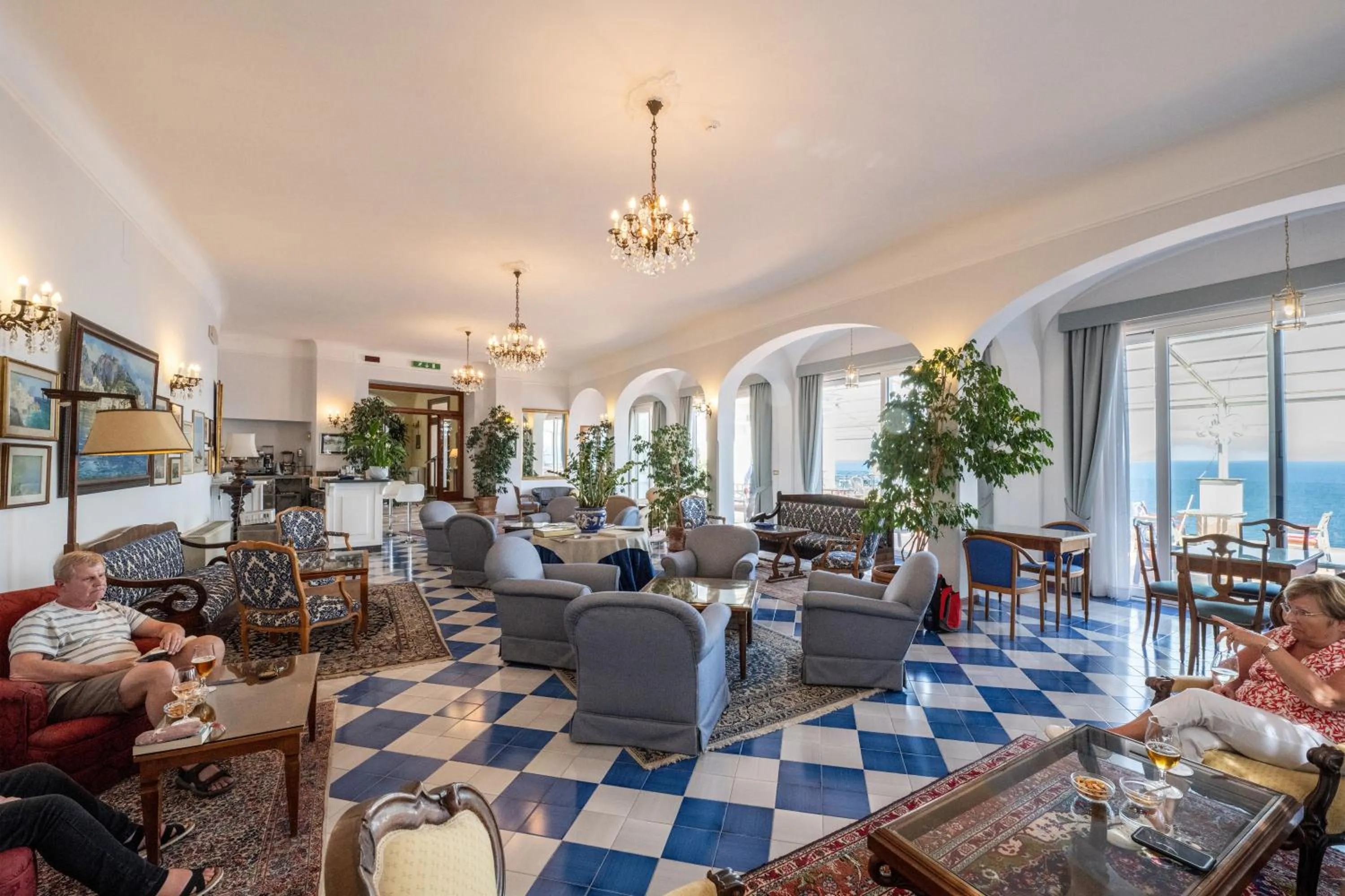 Seating area in Hotel Belvedere