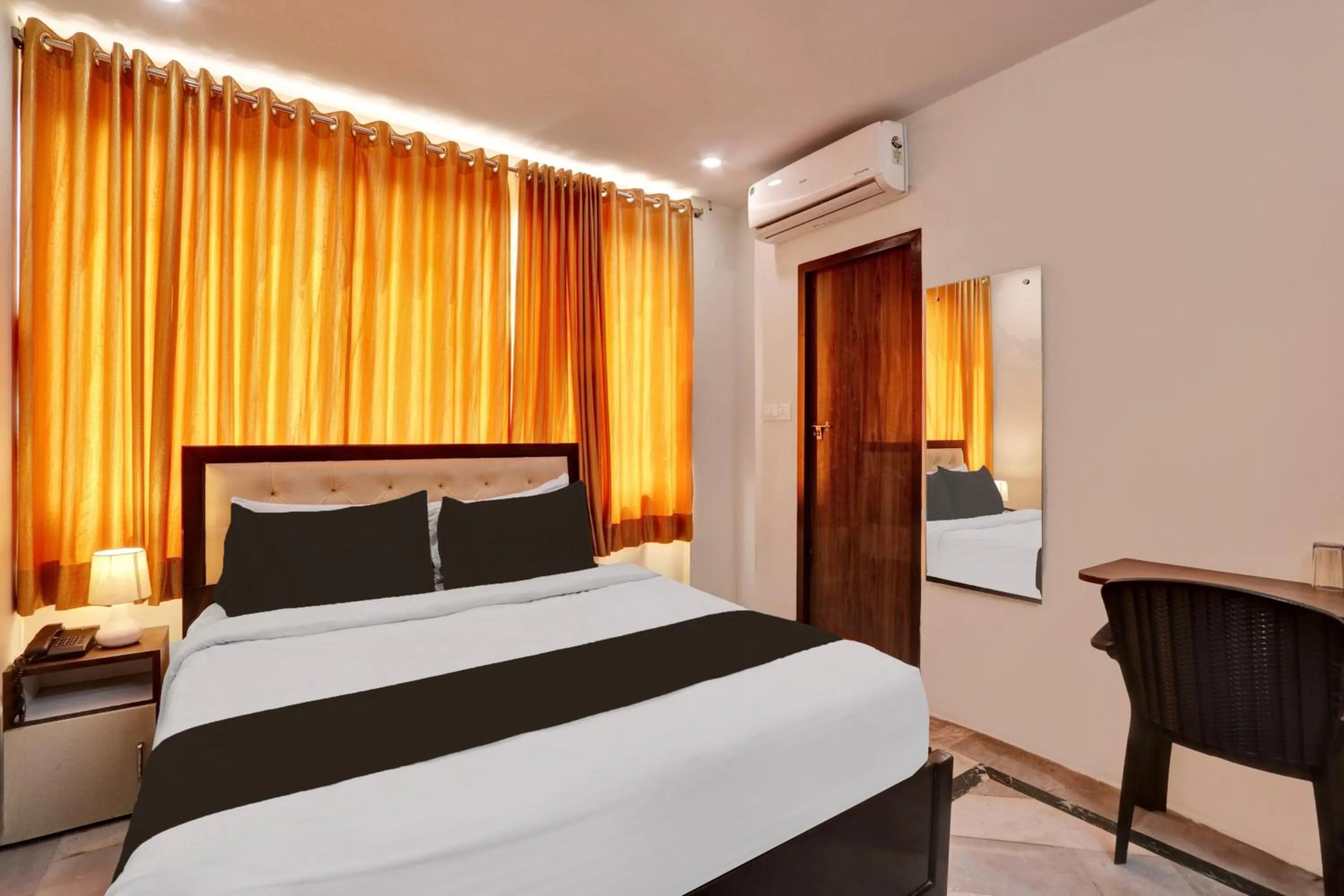Bedroom, Bed in Super Hotel O MVP Double Road