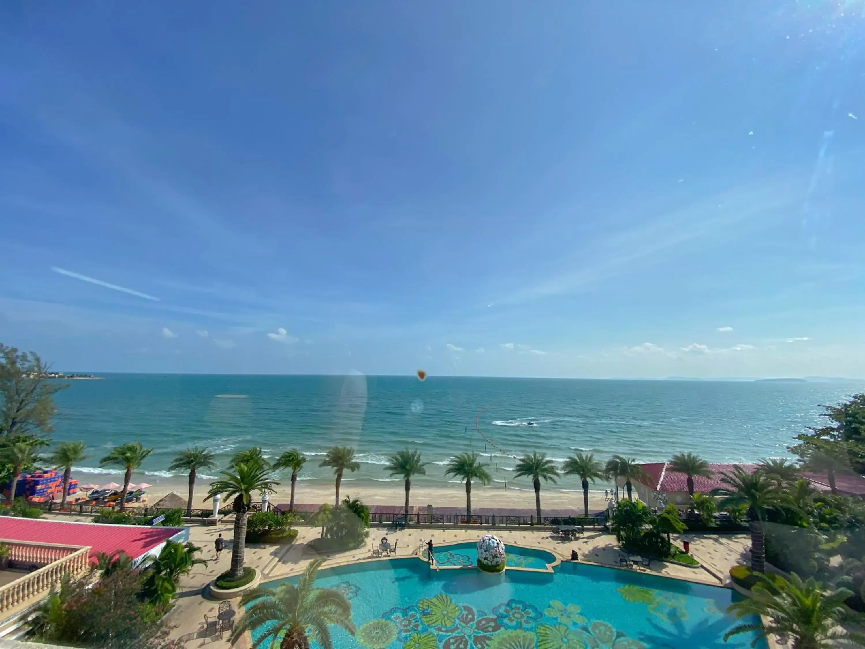View (from property/room) in Continental Xin Hao Hotel and Resort 洲际新濠酒店 View (from property/room) in Continental Xin Hao Hotel and Resort 洲际新濠酒店