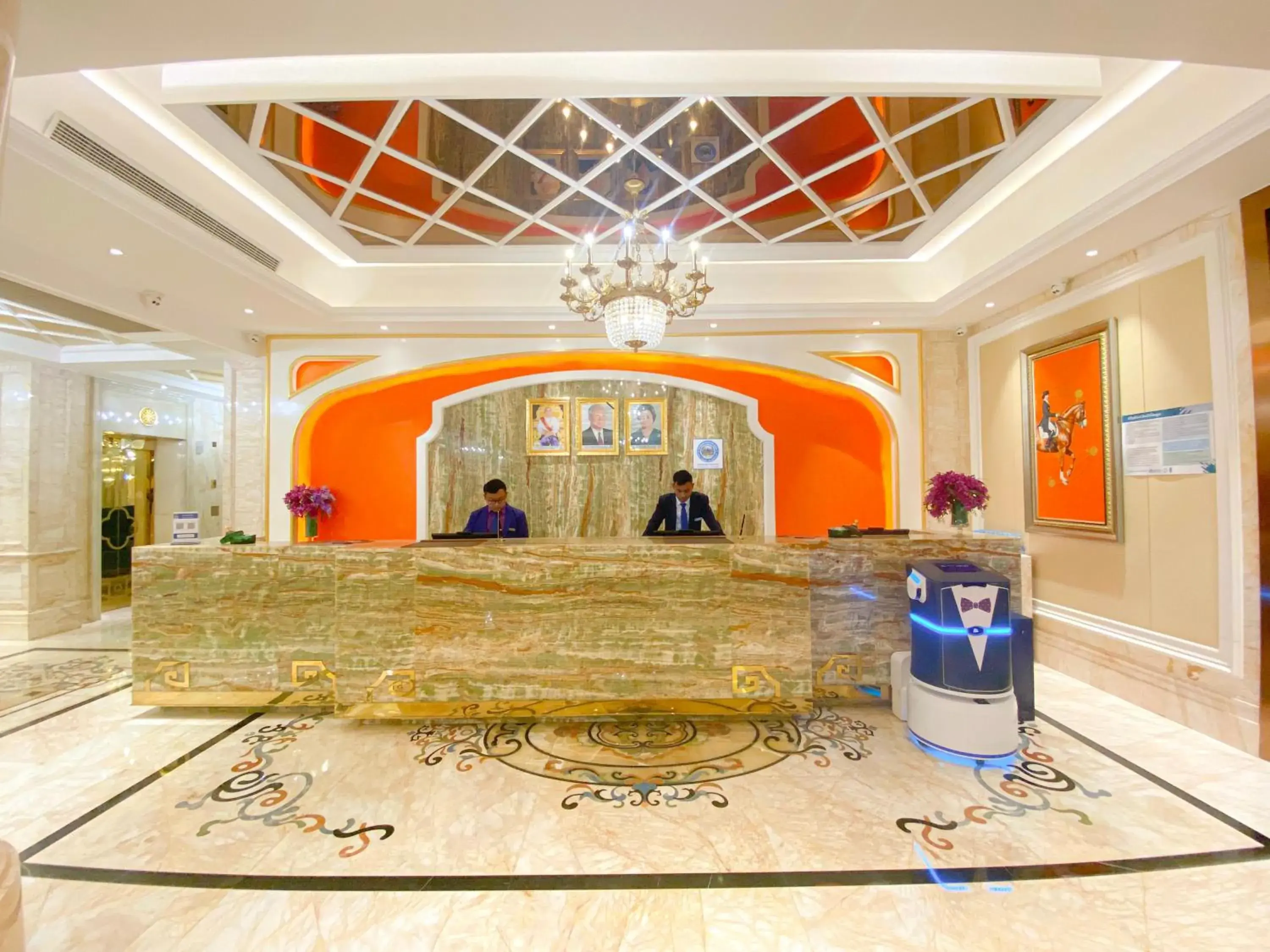 Lobby or reception in Continental Xin Hao Hotel and Resort 洲际新濠酒店 Lobby or reception in Continental Xin Hao Hotel and Resort 洲际新濠酒店