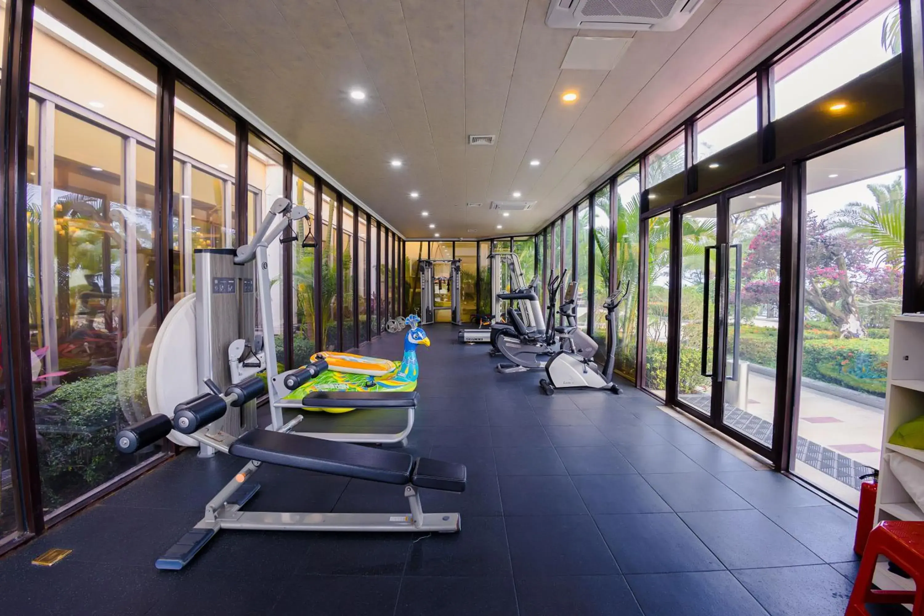 Fitness centre/facilities in Continental Xin Hao Hotel and Resort 洲际新濠酒店 Fitness centre/facilities in Continental Xin Hao Hotel and Resort 洲际新濠酒店