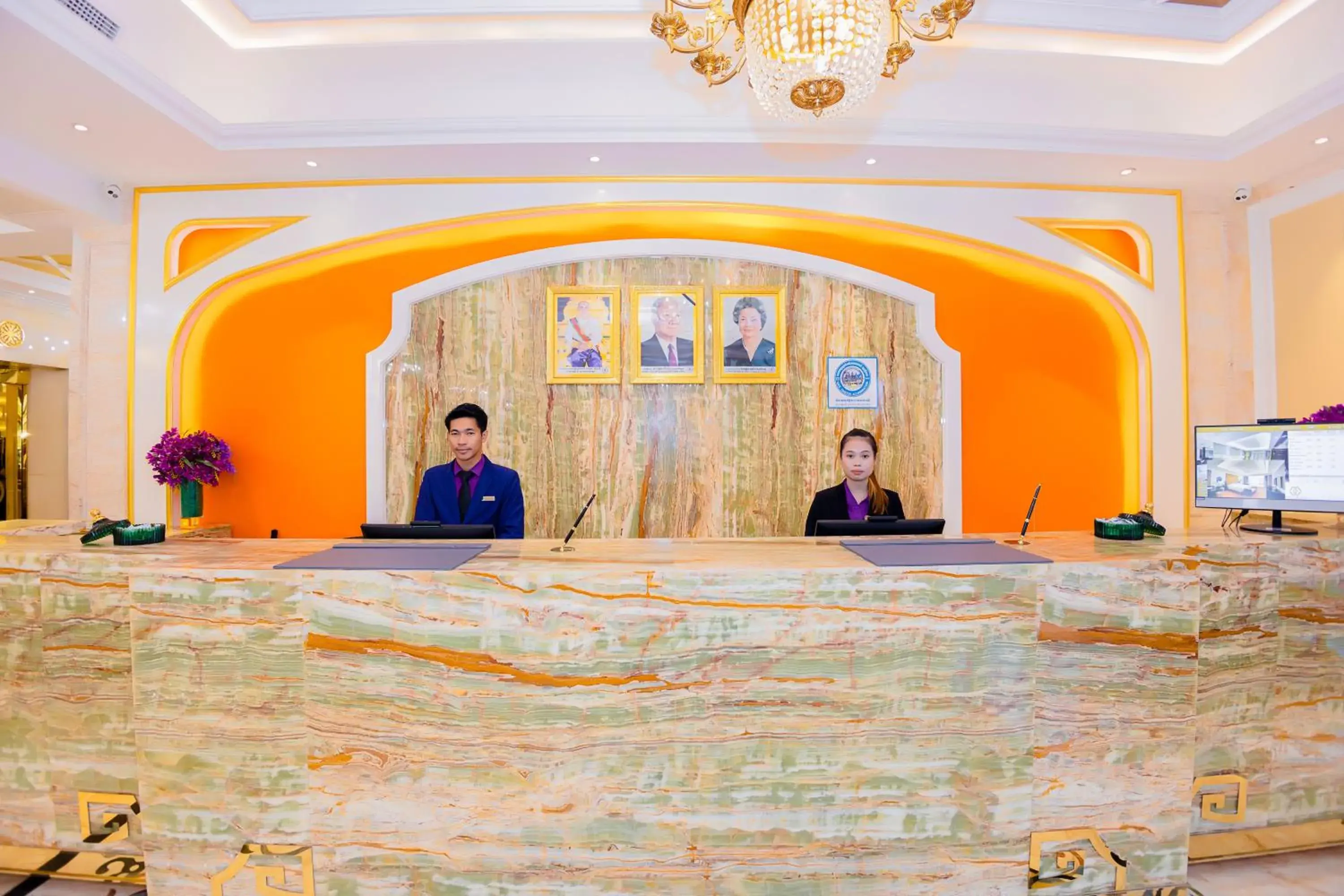 Lobby or reception in Continental Xin Hao Hotel and Resort 洲际新濠酒店 Lobby or reception in Continental Xin Hao Hotel and Resort 洲际新濠酒店
