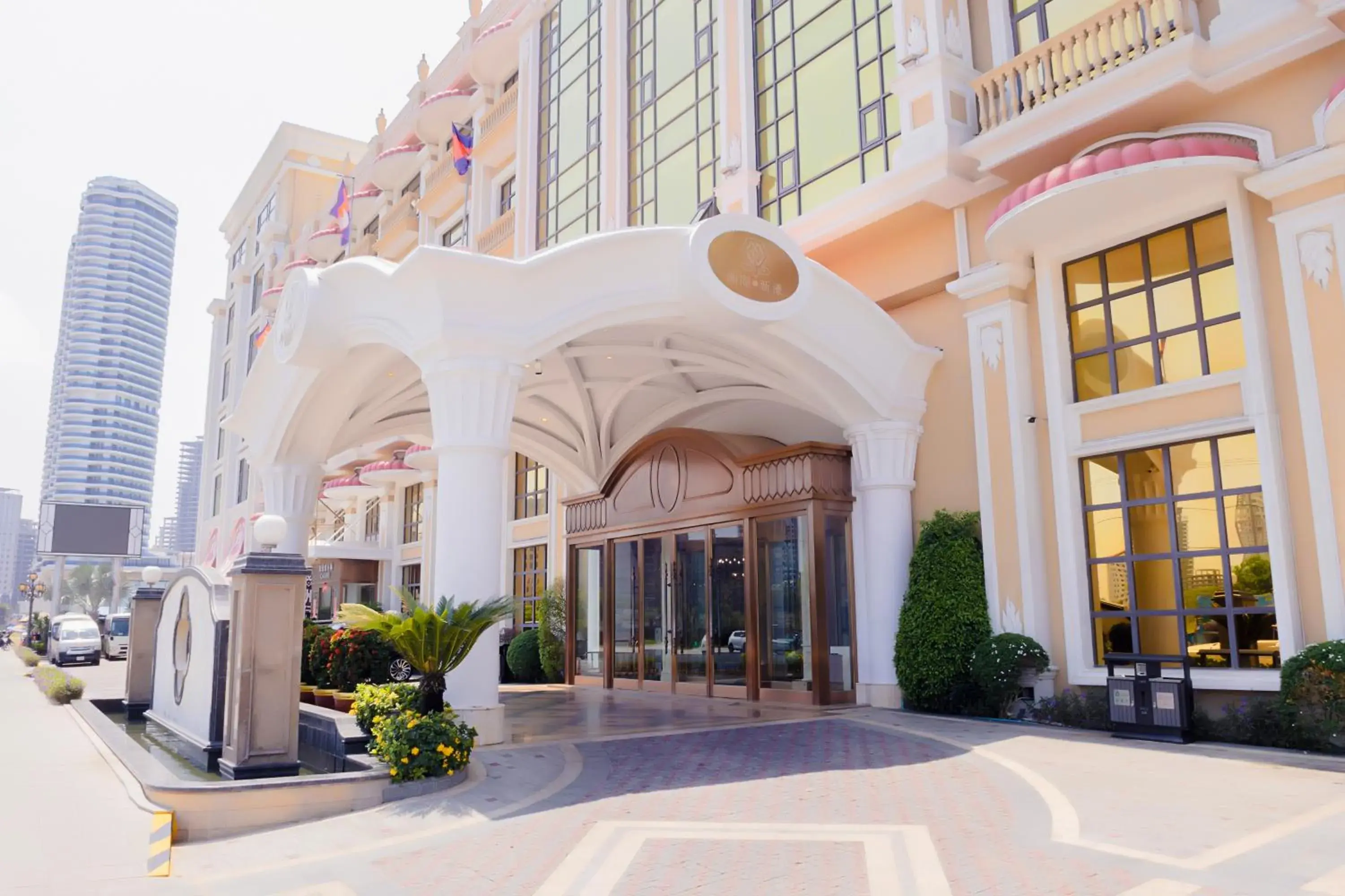 Property building in Continental Xin Hao Hotel and Resort 洲际新濠酒店 Property building in Continental Xin Hao Hotel and Resort 洲际新濠酒店