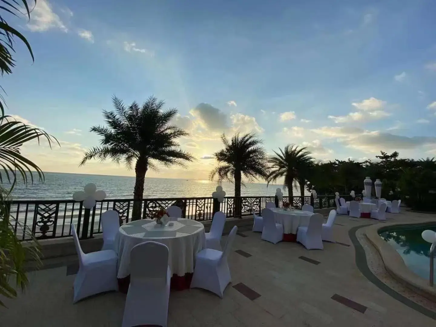 Property building in Continental Xin Hao Hotel and Resort 洲际新濠酒店 Property building in Continental Xin Hao Hotel and Resort 洲际新濠酒店