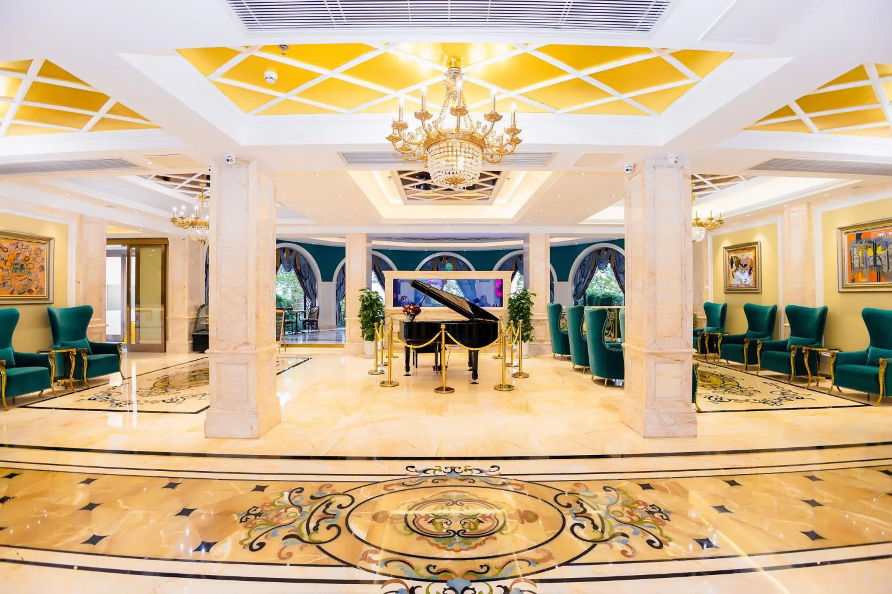 Lobby or reception in Continental Xin Hao Hotel and Resort 洲际新濠酒店 Lobby or reception in Continental Xin Hao Hotel and Resort 洲际新濠酒店