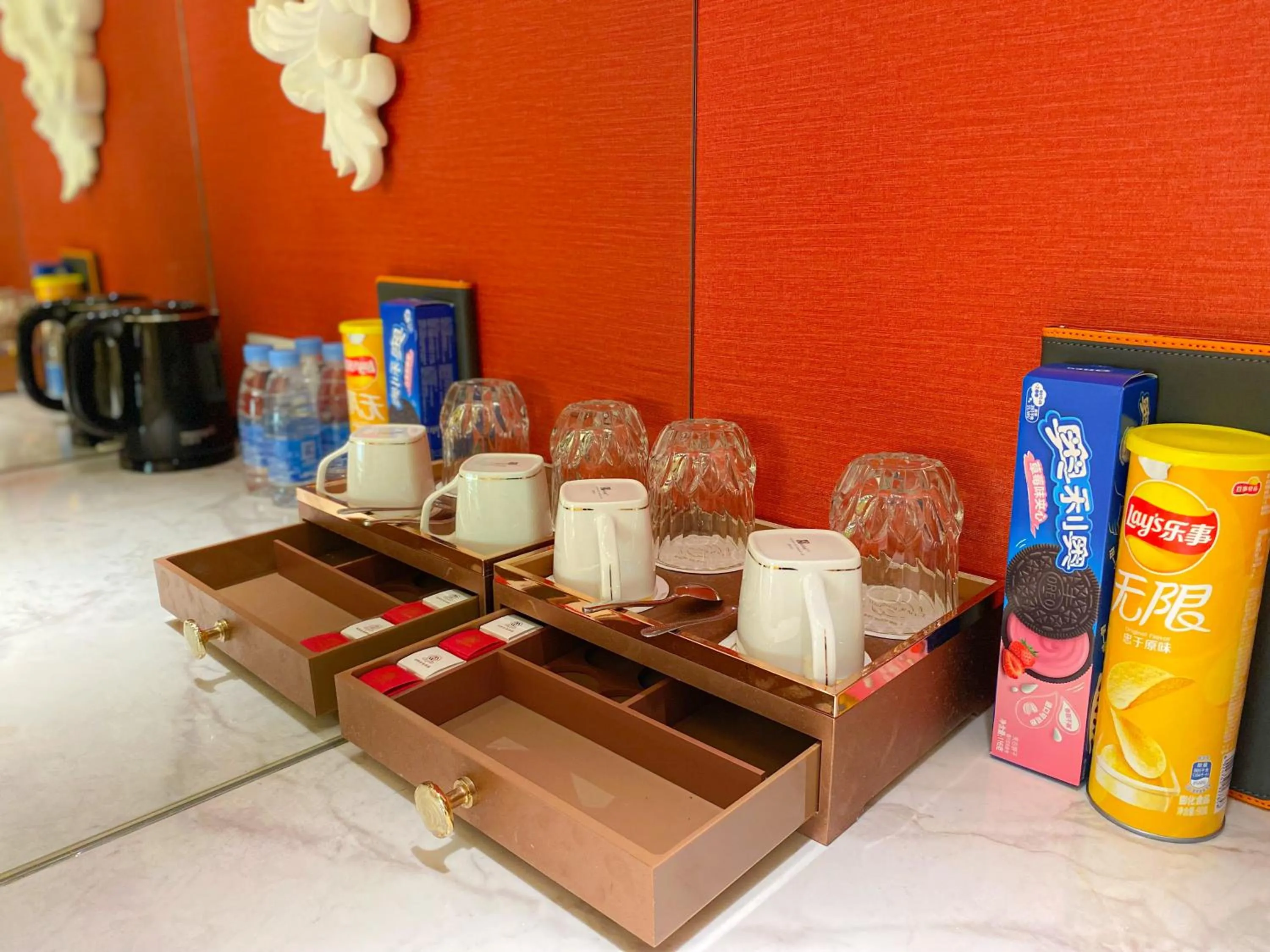 Guests in Continental Xin Hao Hotel and Resort 洲际新濠酒店