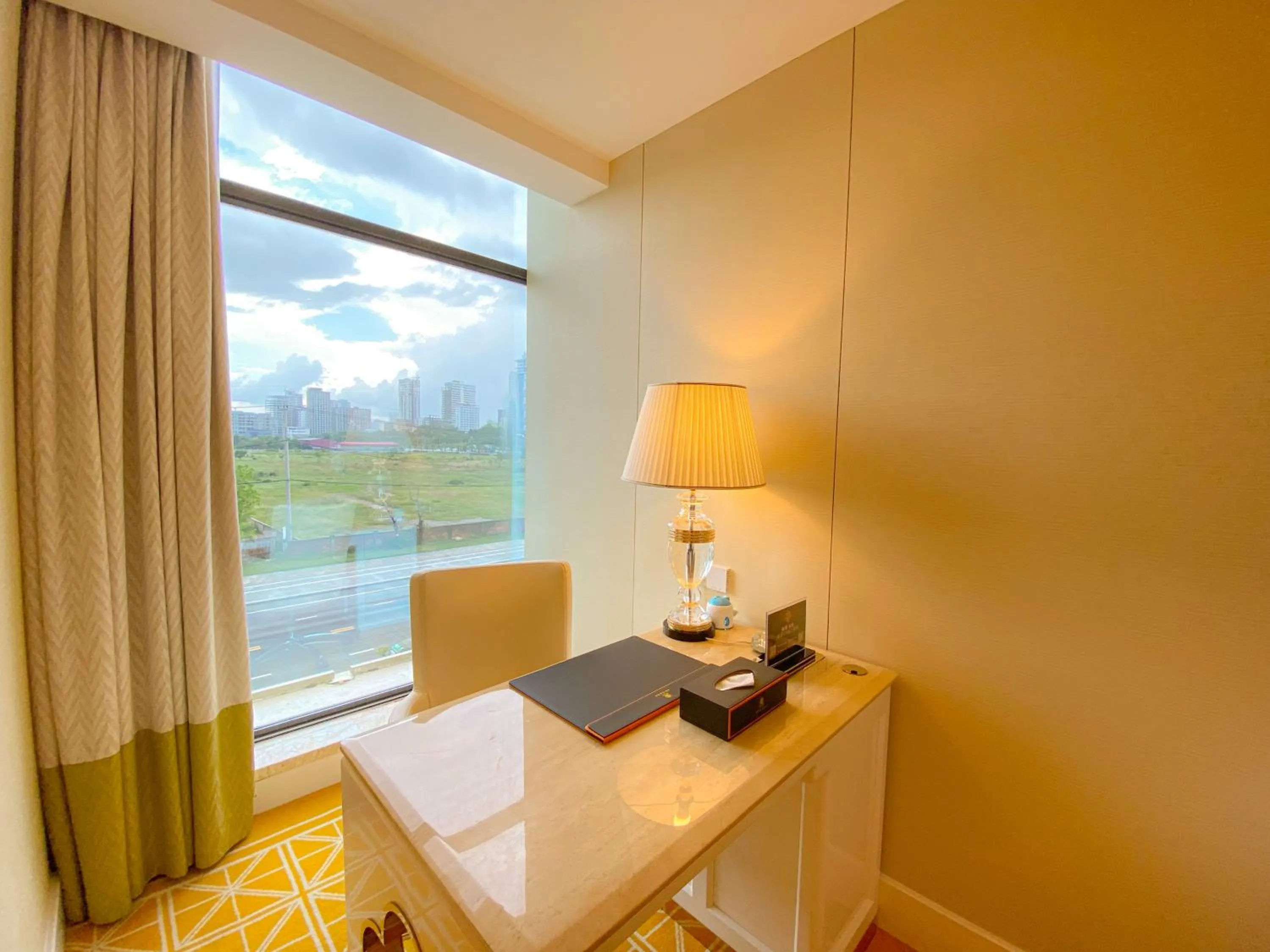 View (from property/room), Bed in Continental Xin Hao Hotel and Resort 洲际新濠酒店