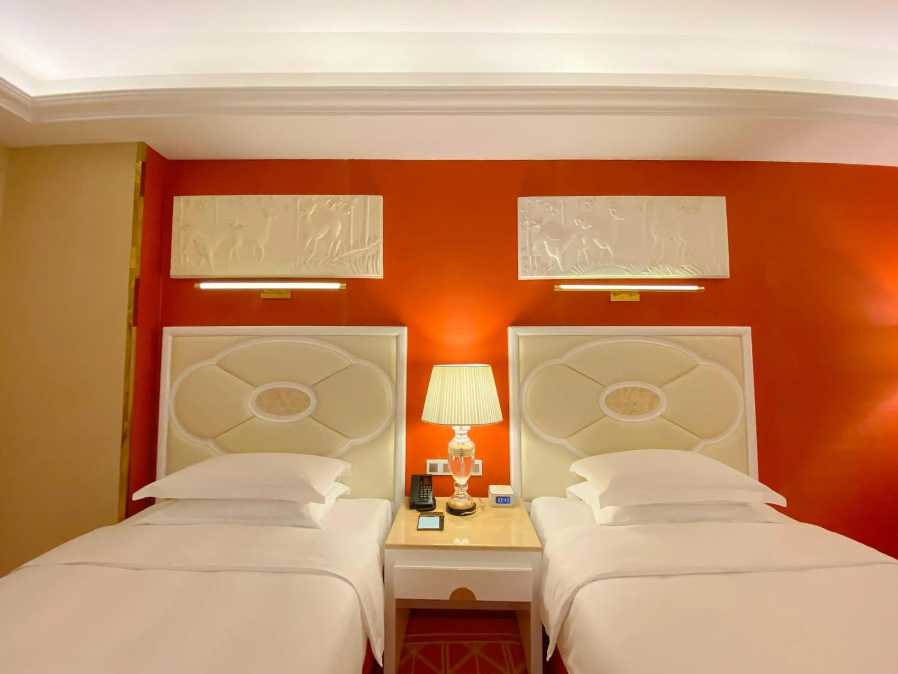 Deluxe Twin Room with Sea View in Continental Xin Hao Hotel and Resort 洲际新濠酒店 Deluxe Twin Room with Sea View in Continental Xin Hao Hotel and Resort 洲际新濠酒店