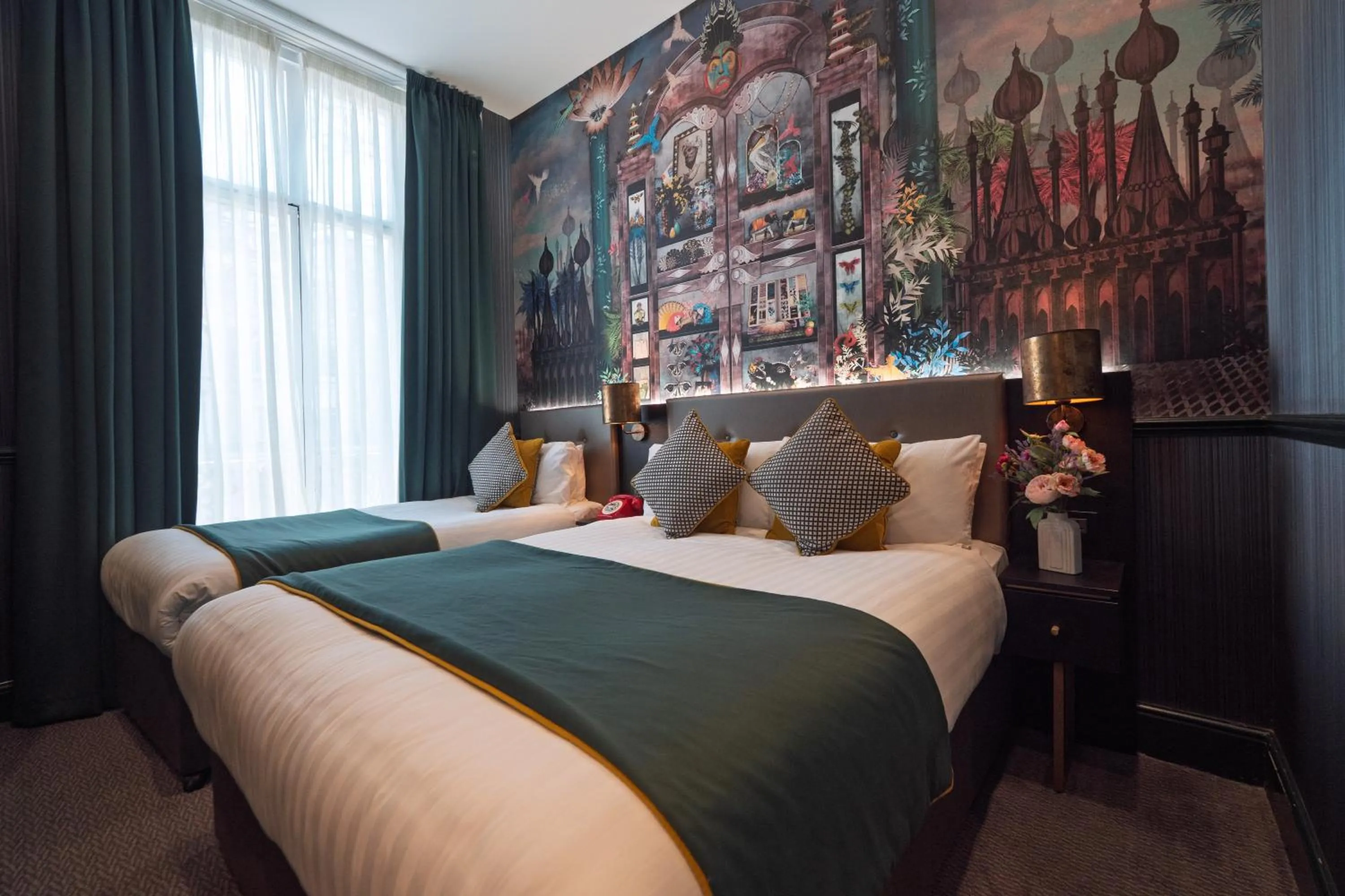 Bed in Hyde Park Green