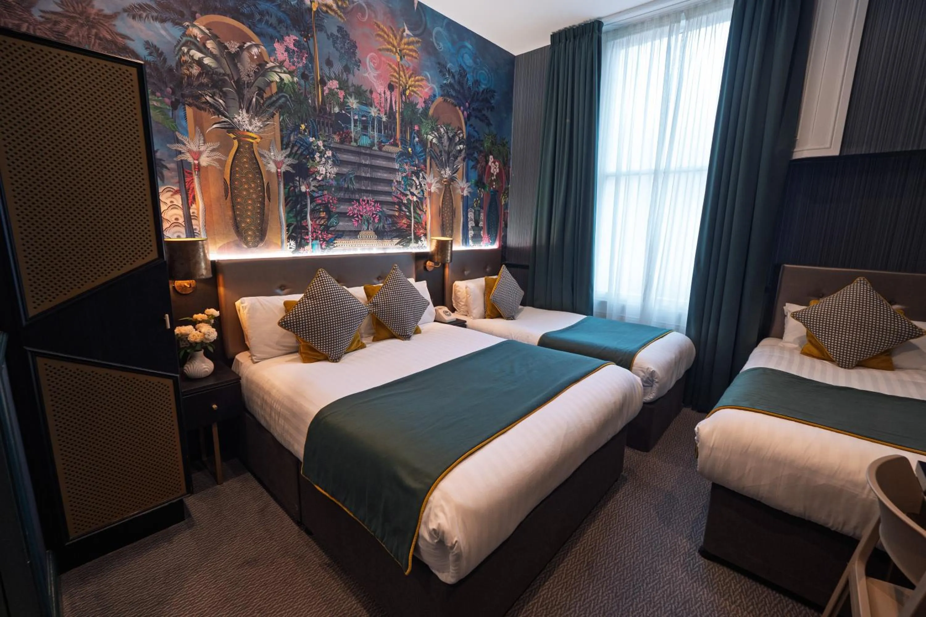 Bed in Hyde Park Green