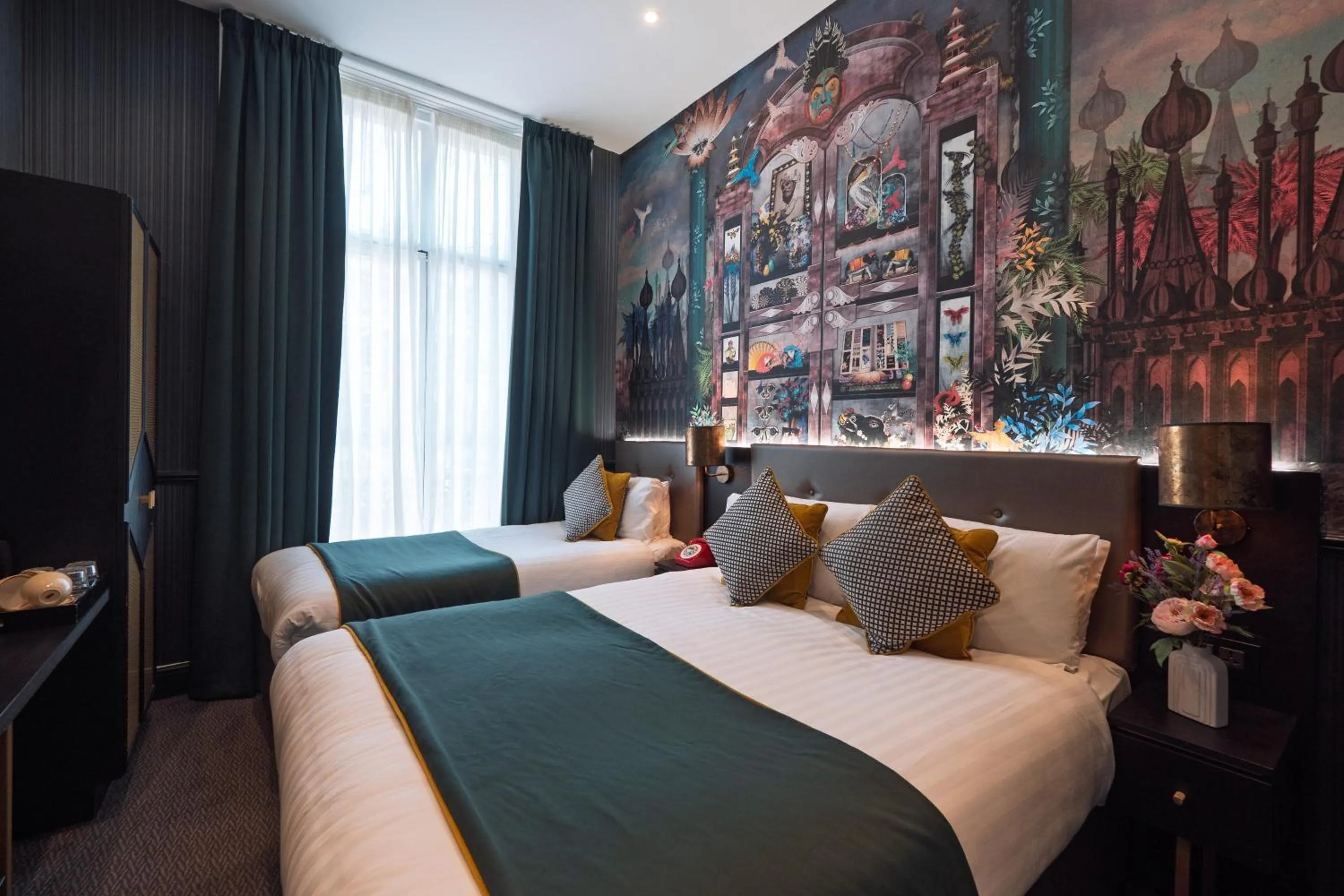 Bed in Hyde Park Green