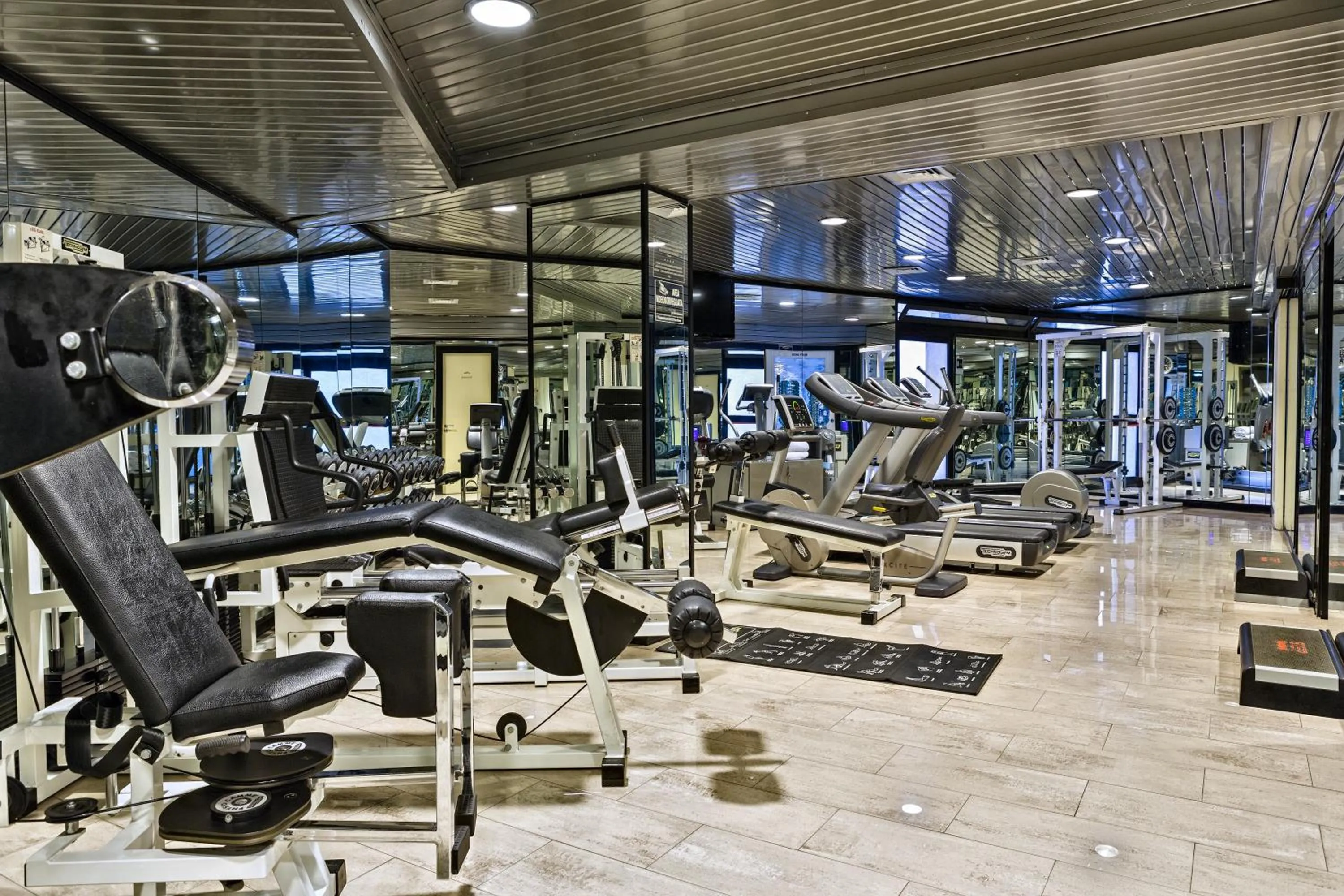 Fitness centre/facilities in Mercure Villa Romanazzi Carducci Bari