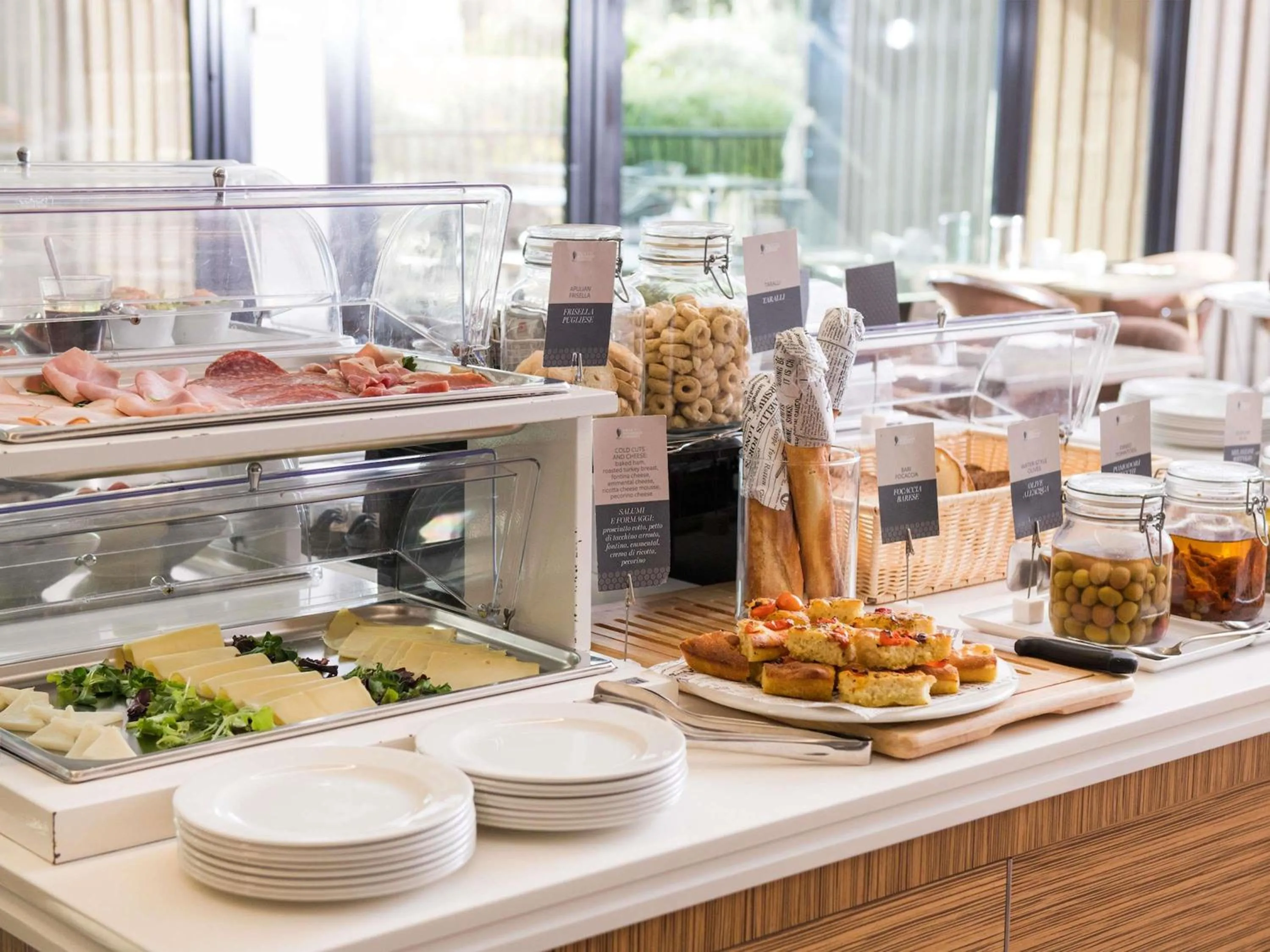 Breakfast in Mercure Villa Romanazzi Carducci Bari