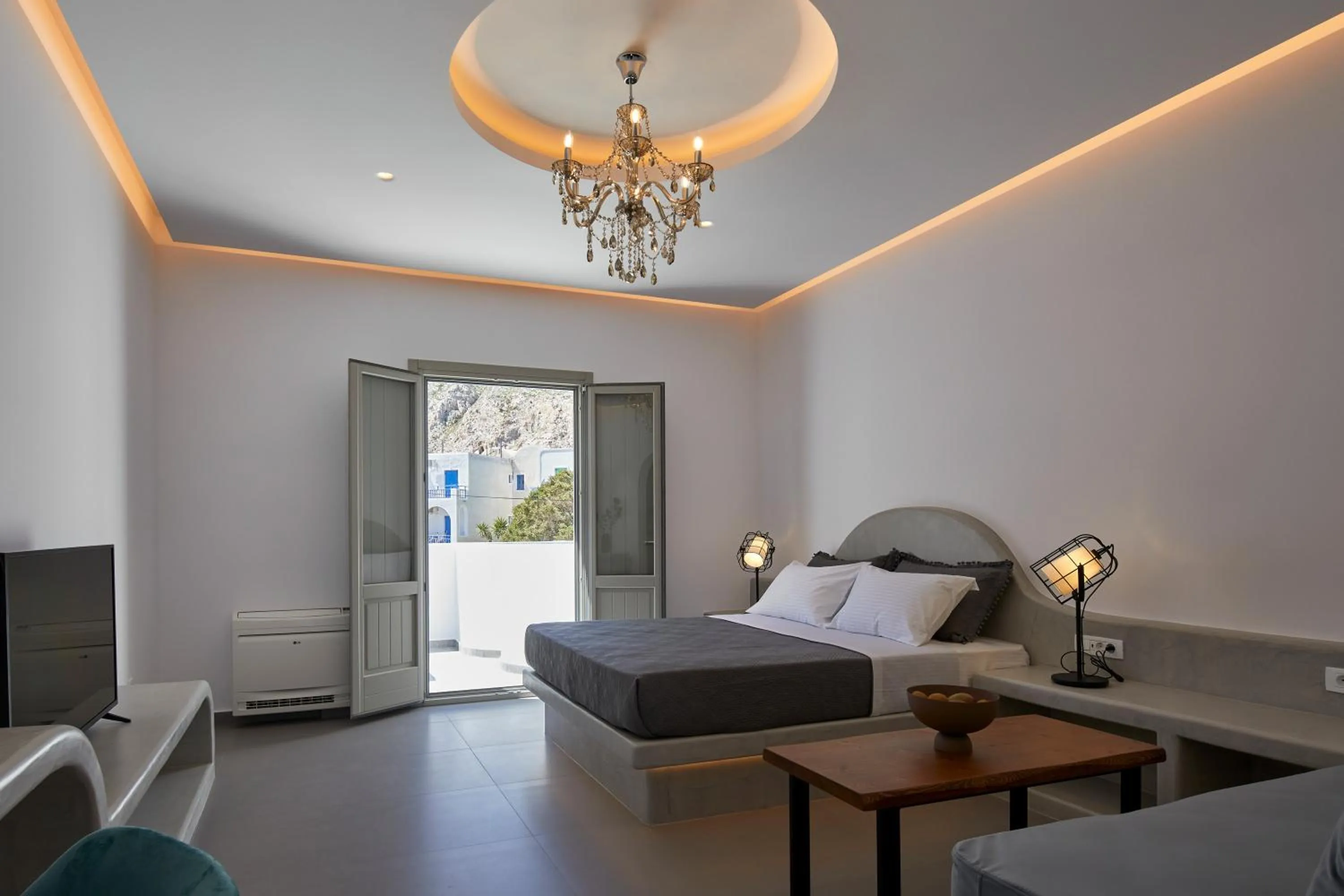 Bed in Mountain and Sea Suites