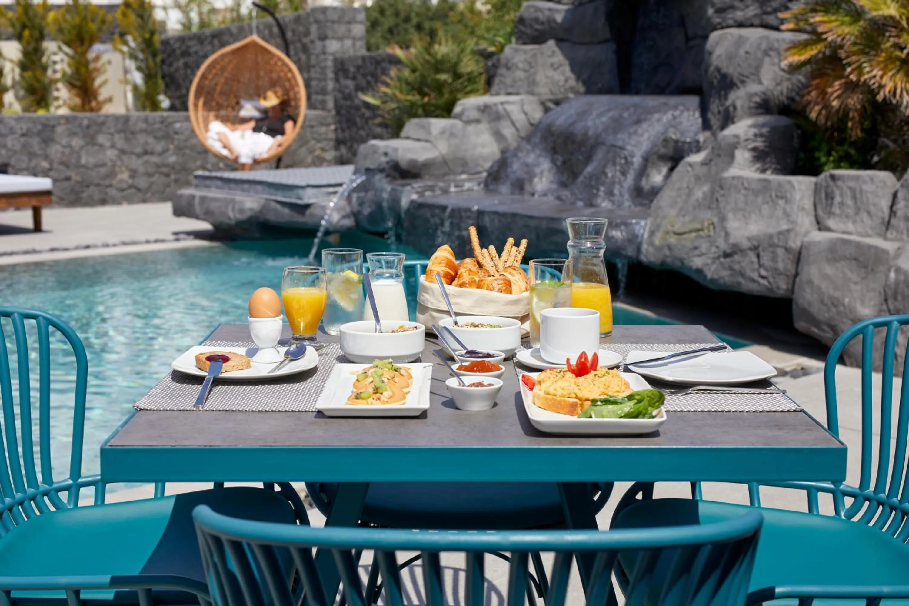 Continental breakfast in Mountain and Sea Suites