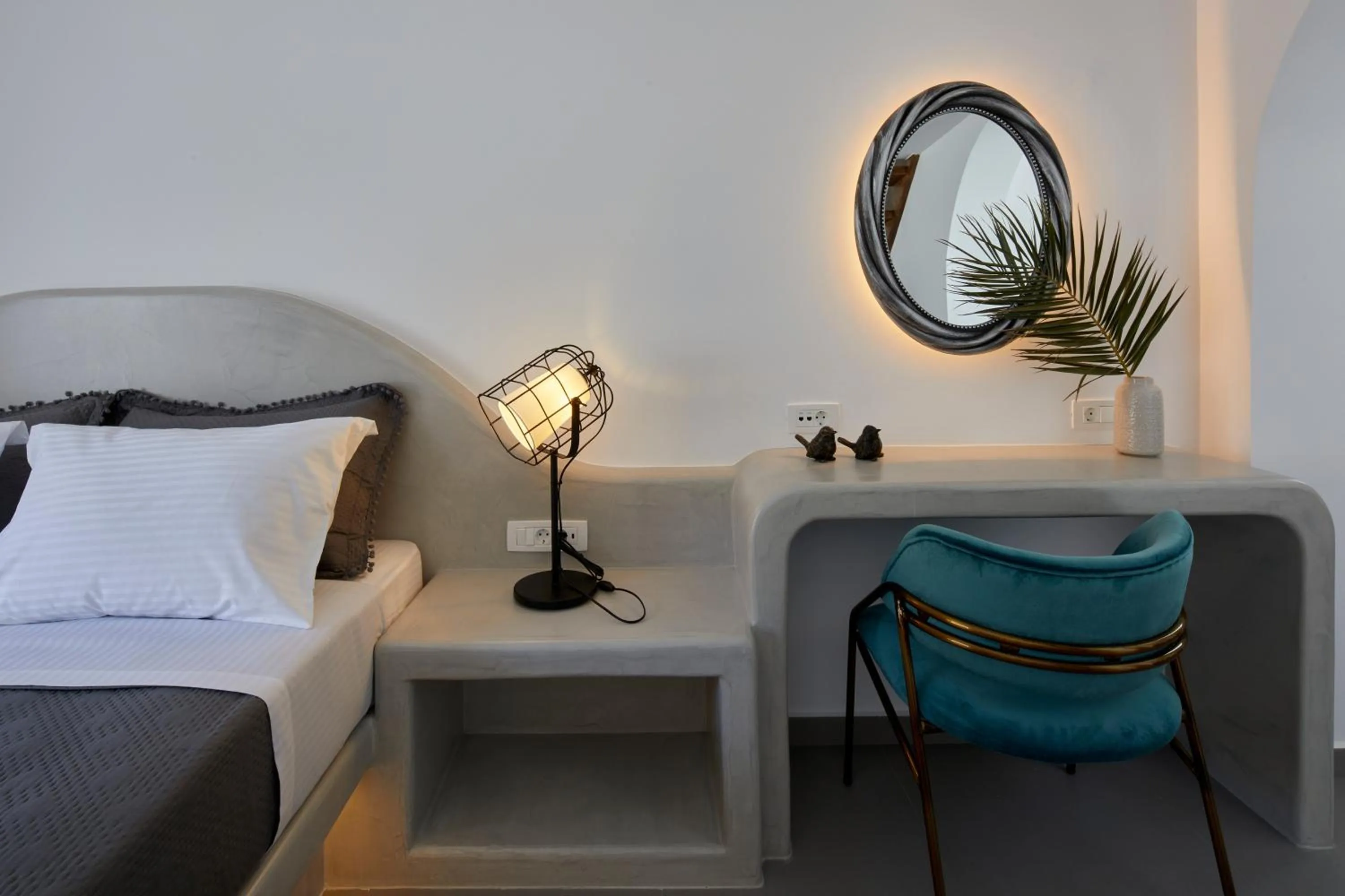 Bed in Mountain and Sea Suites