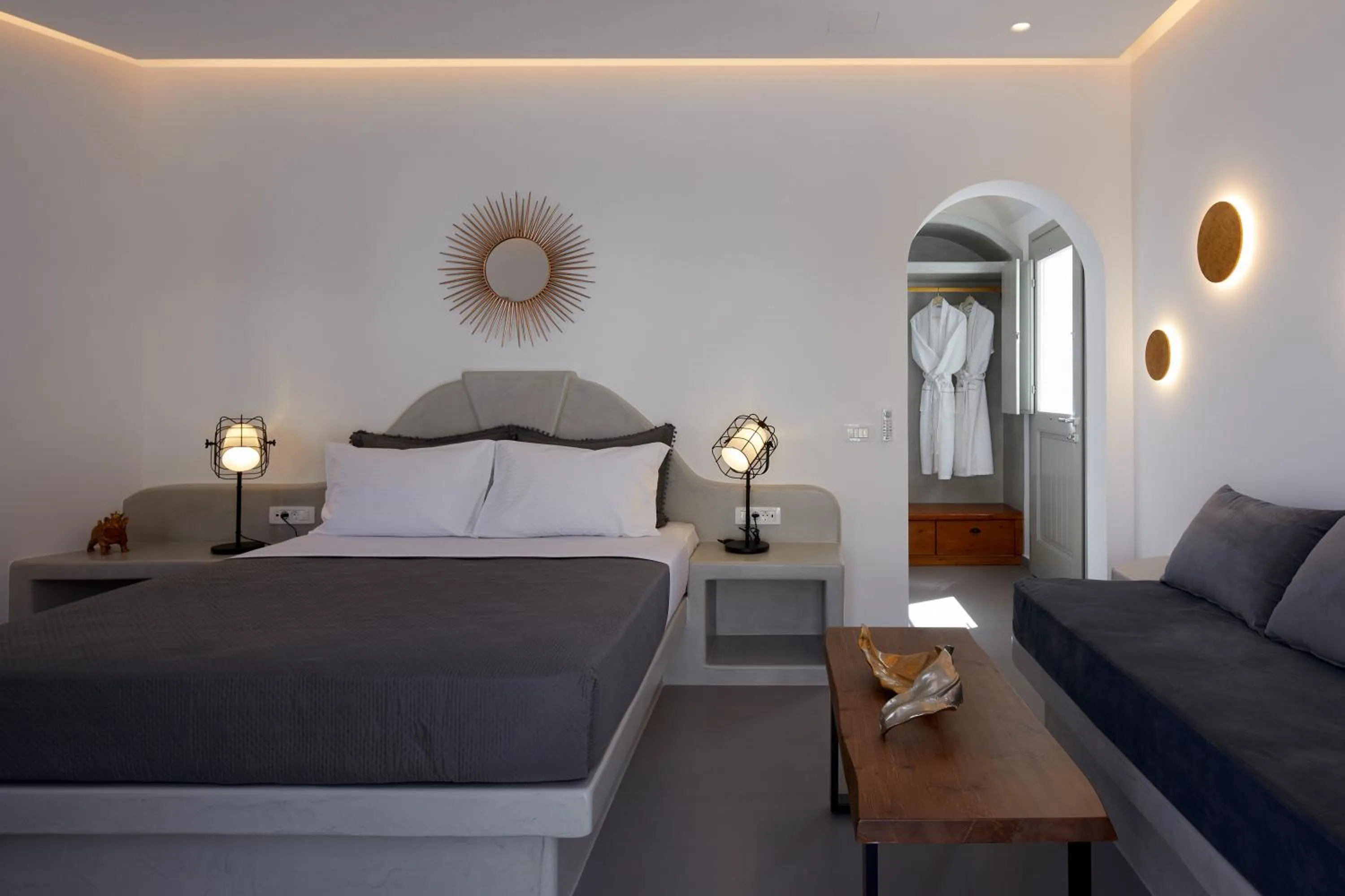 Photo of the whole room, Bed in Mountain and Sea Suites