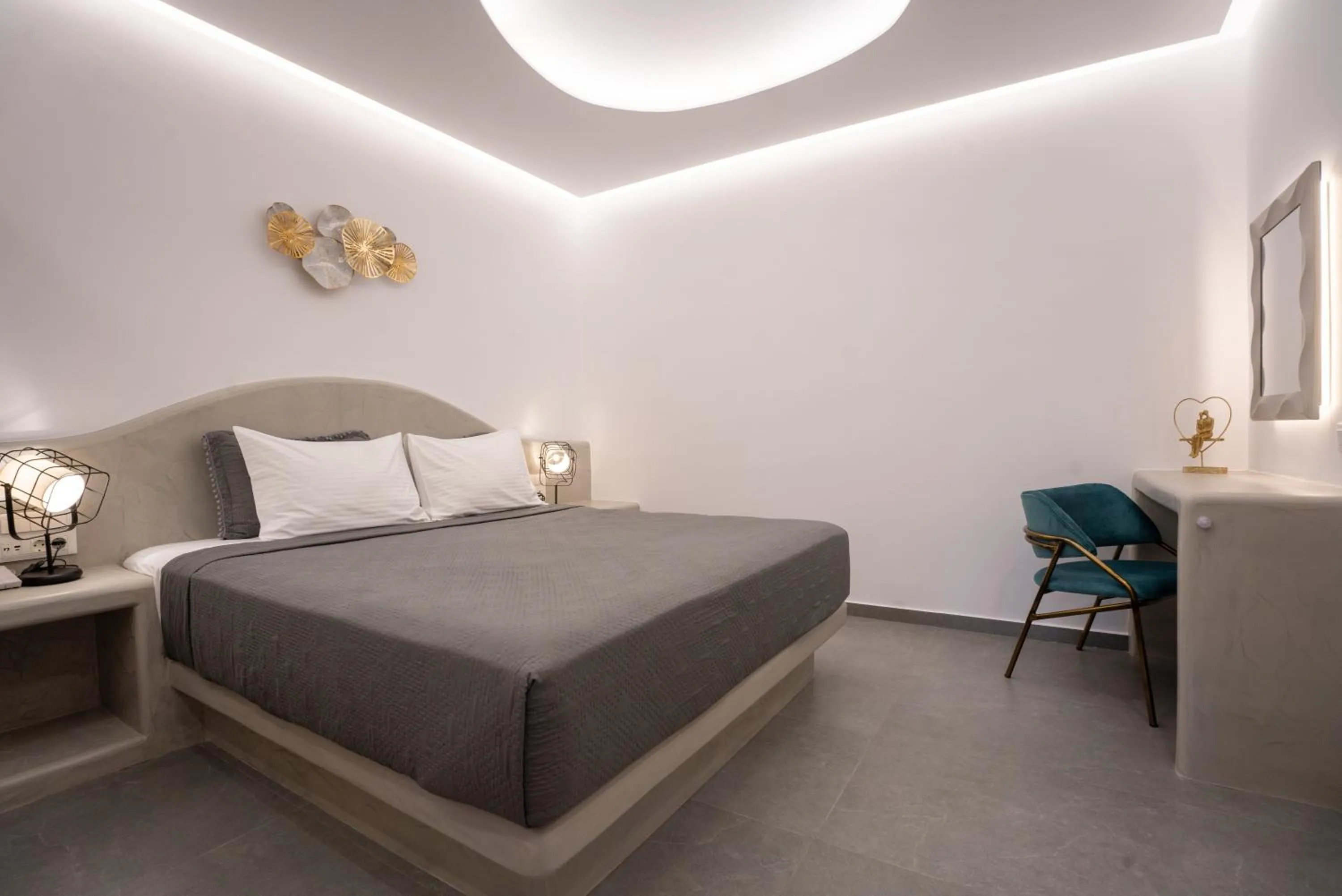 Bed in Mountain and Sea Suites