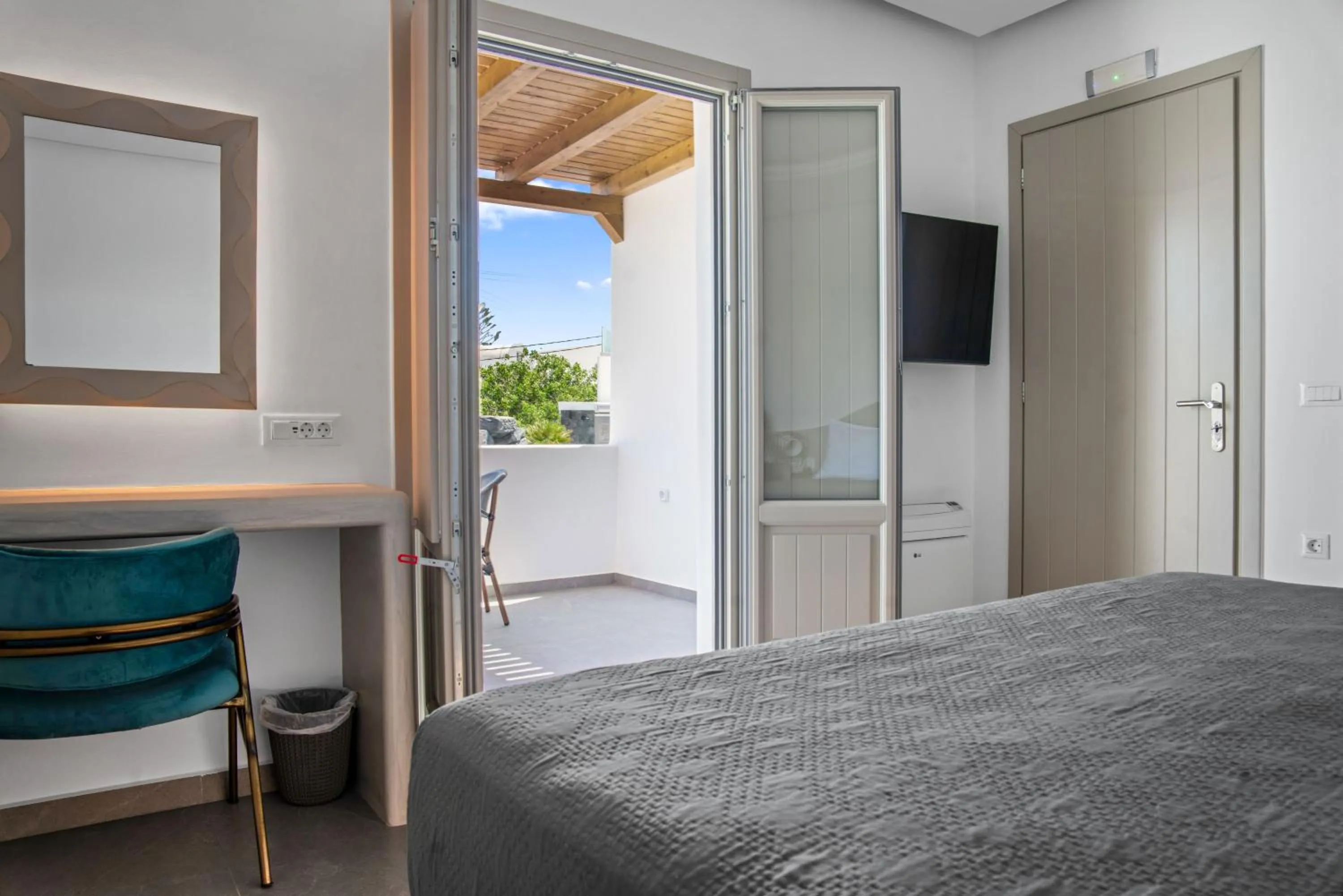 Bed in Mountain and Sea Suites