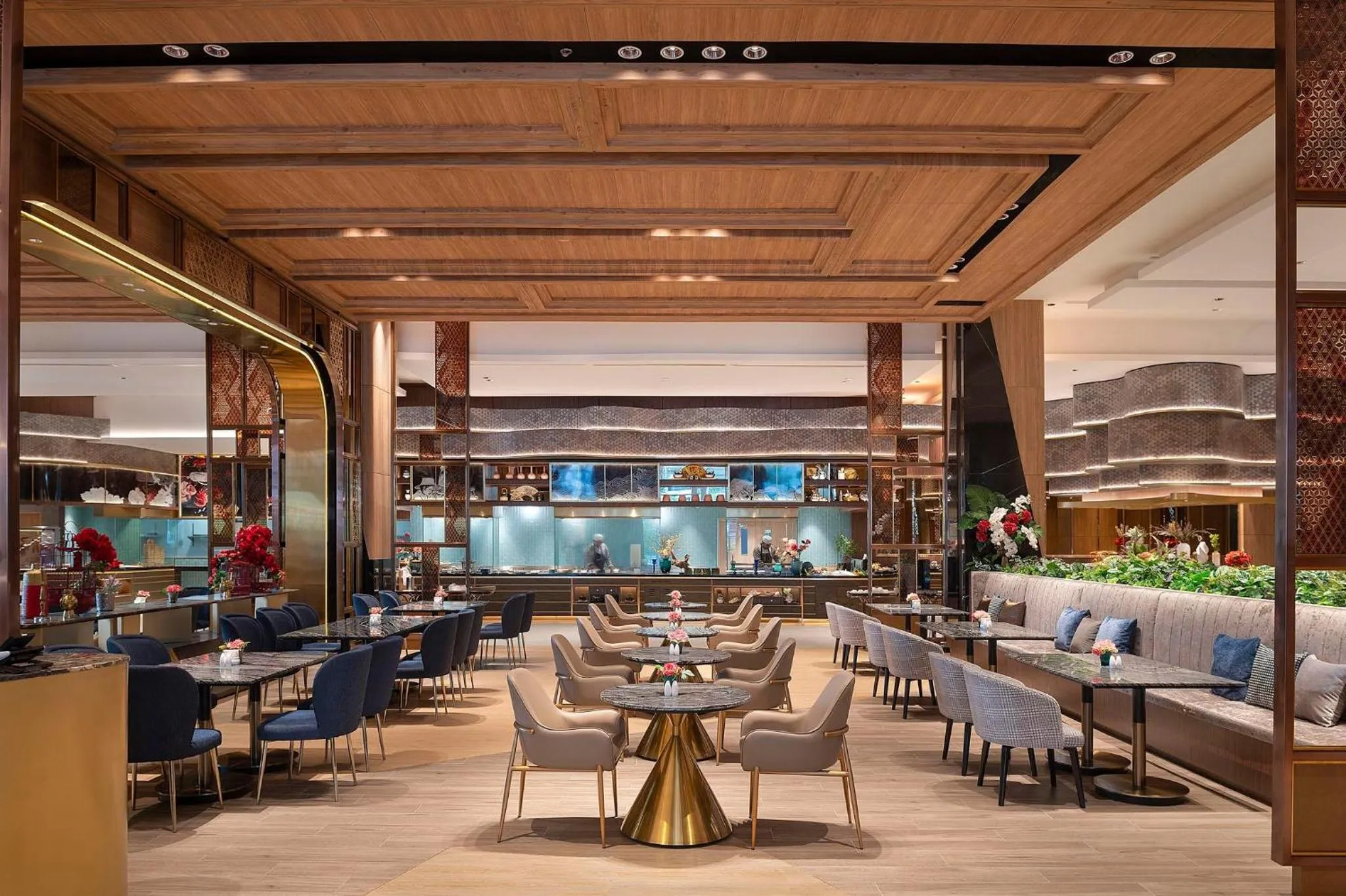 Restaurant/places to eat in Asawin Grand Convention Hotel