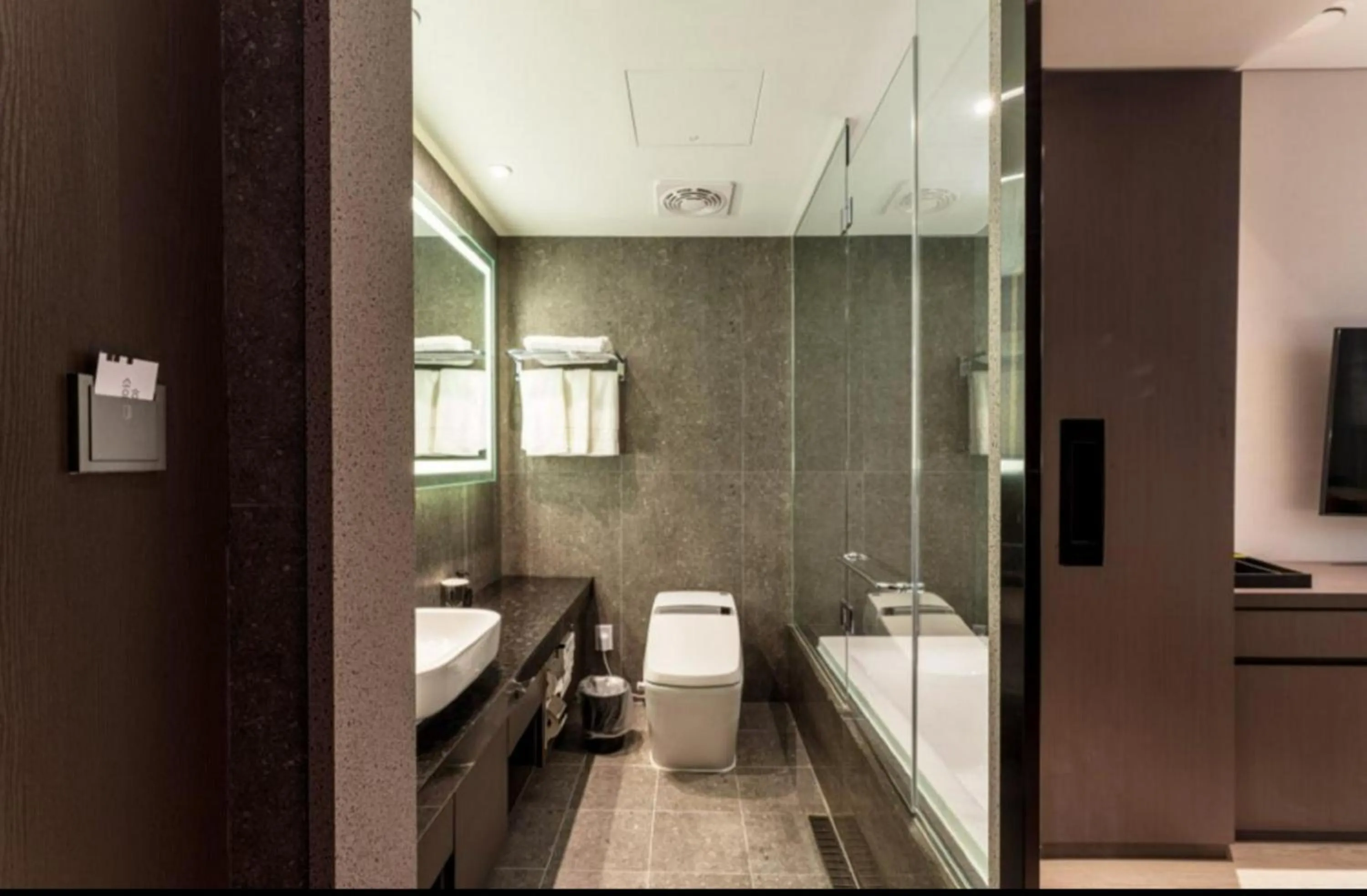 Toilet in Hotel SoulHada