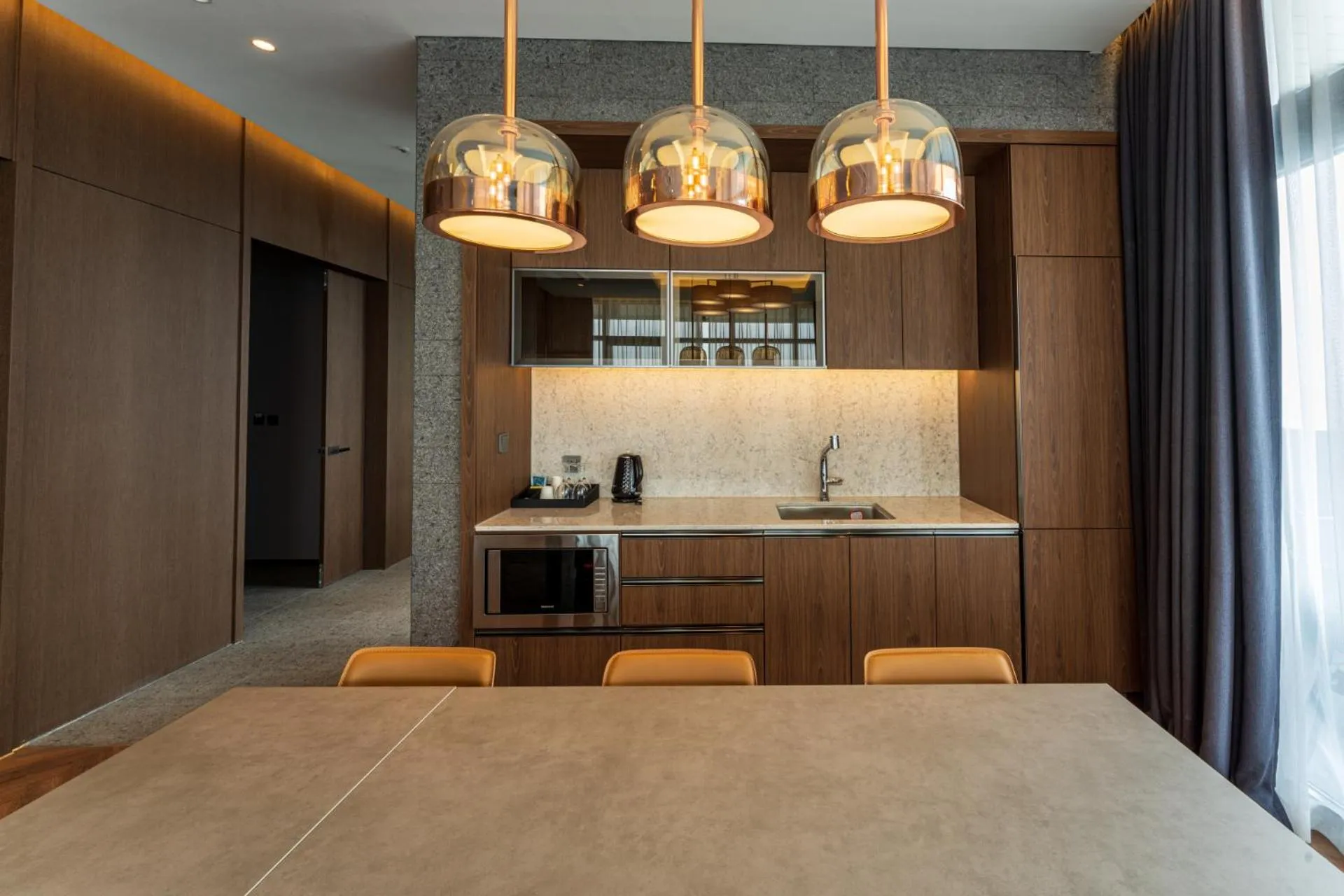 Communal kitchen in Hotel SoulHada