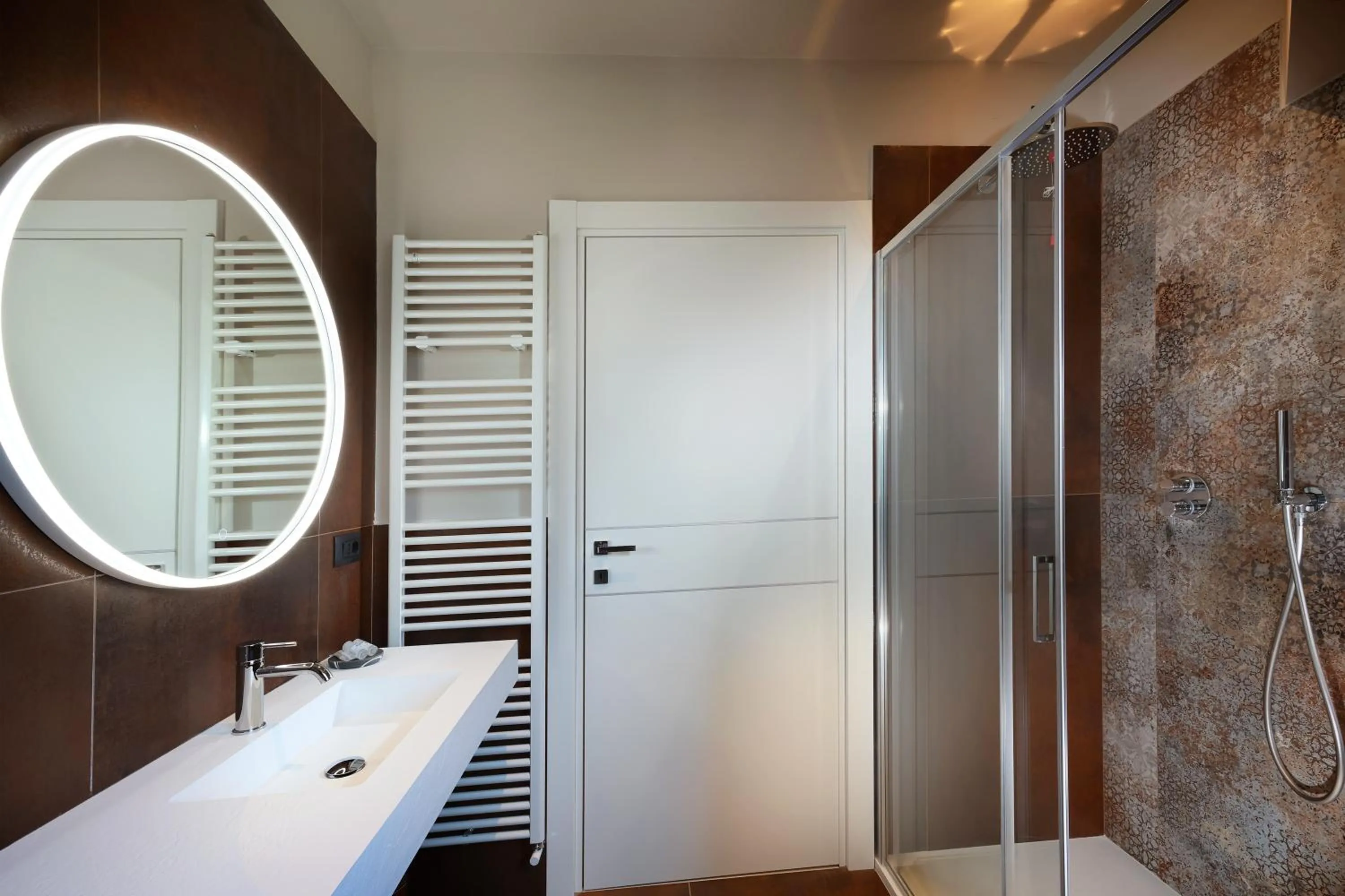 Shower in Tuscany Inn