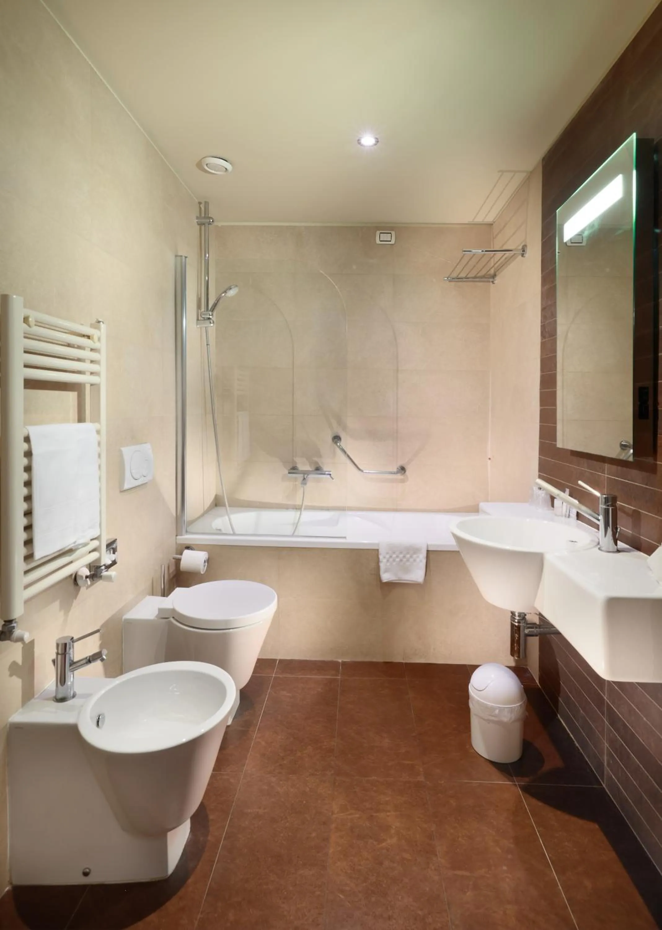 Shower in Tuscany Inn