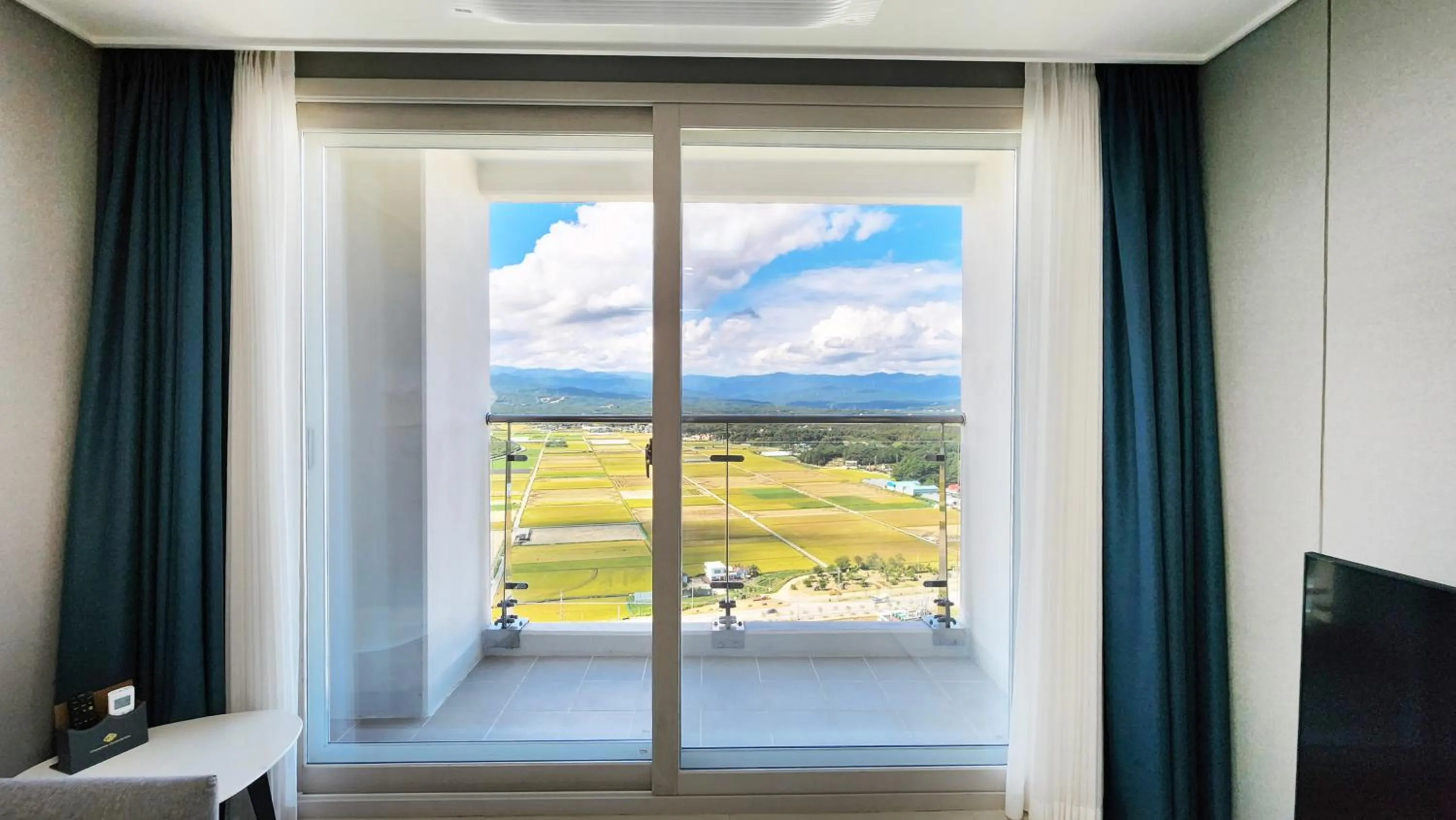 Mountain view in Gangneung Chonpines Ocean Suites Hotel