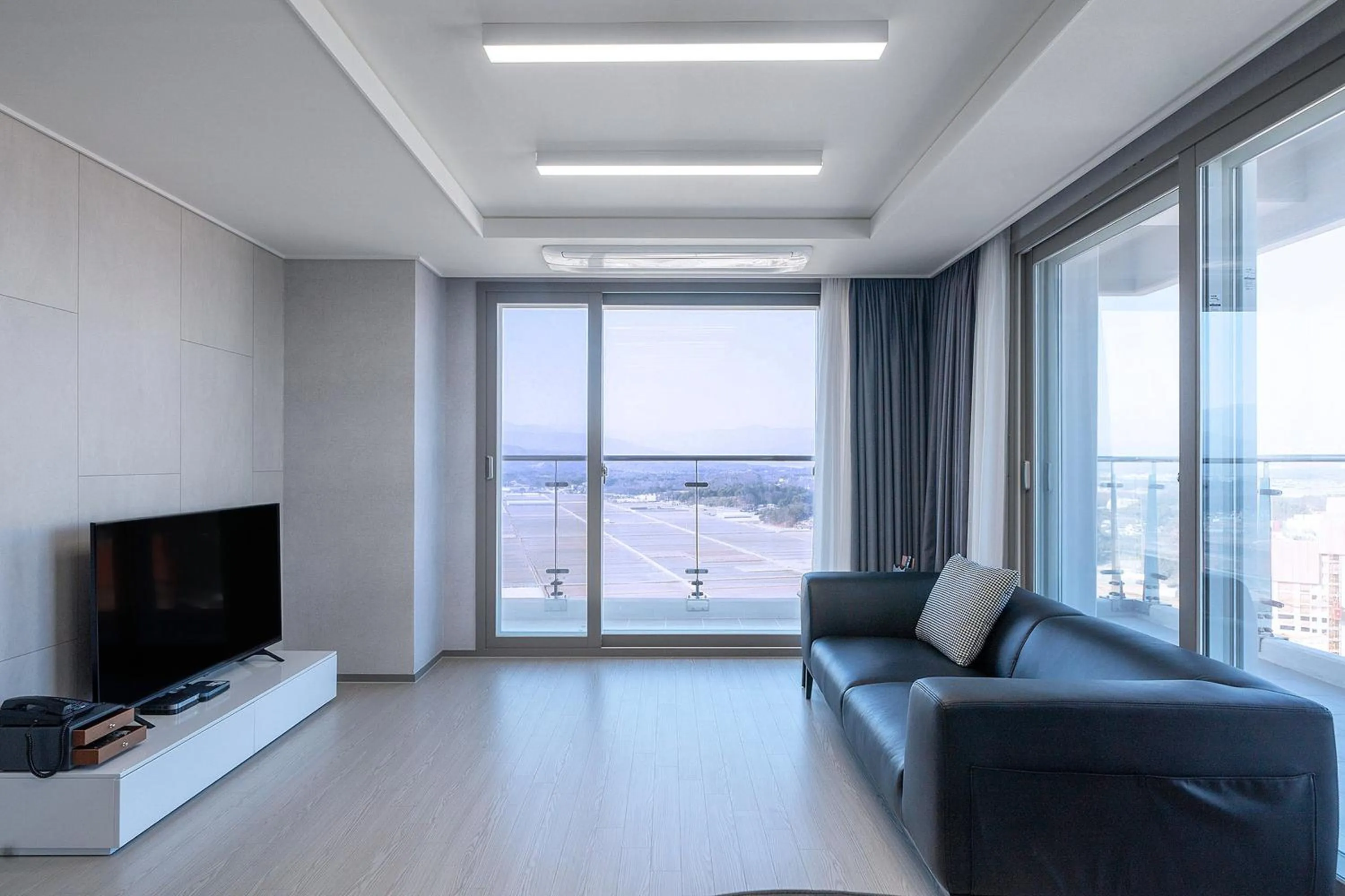 Living room in Gangneung Chonpines Ocean Suites Hotel