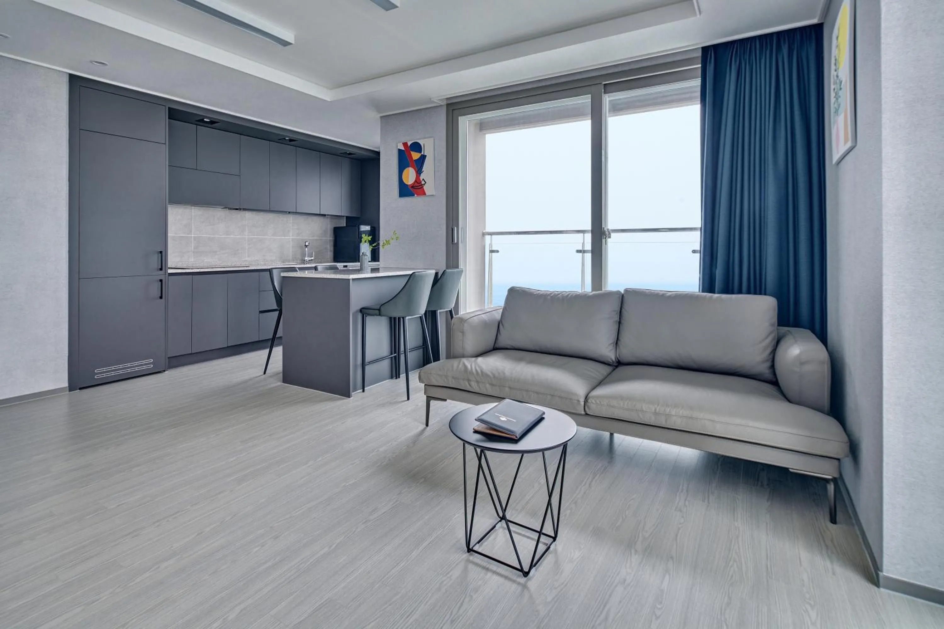 Kitchen or kitchenette in Gangneung Chonpines Ocean Suites Hotel