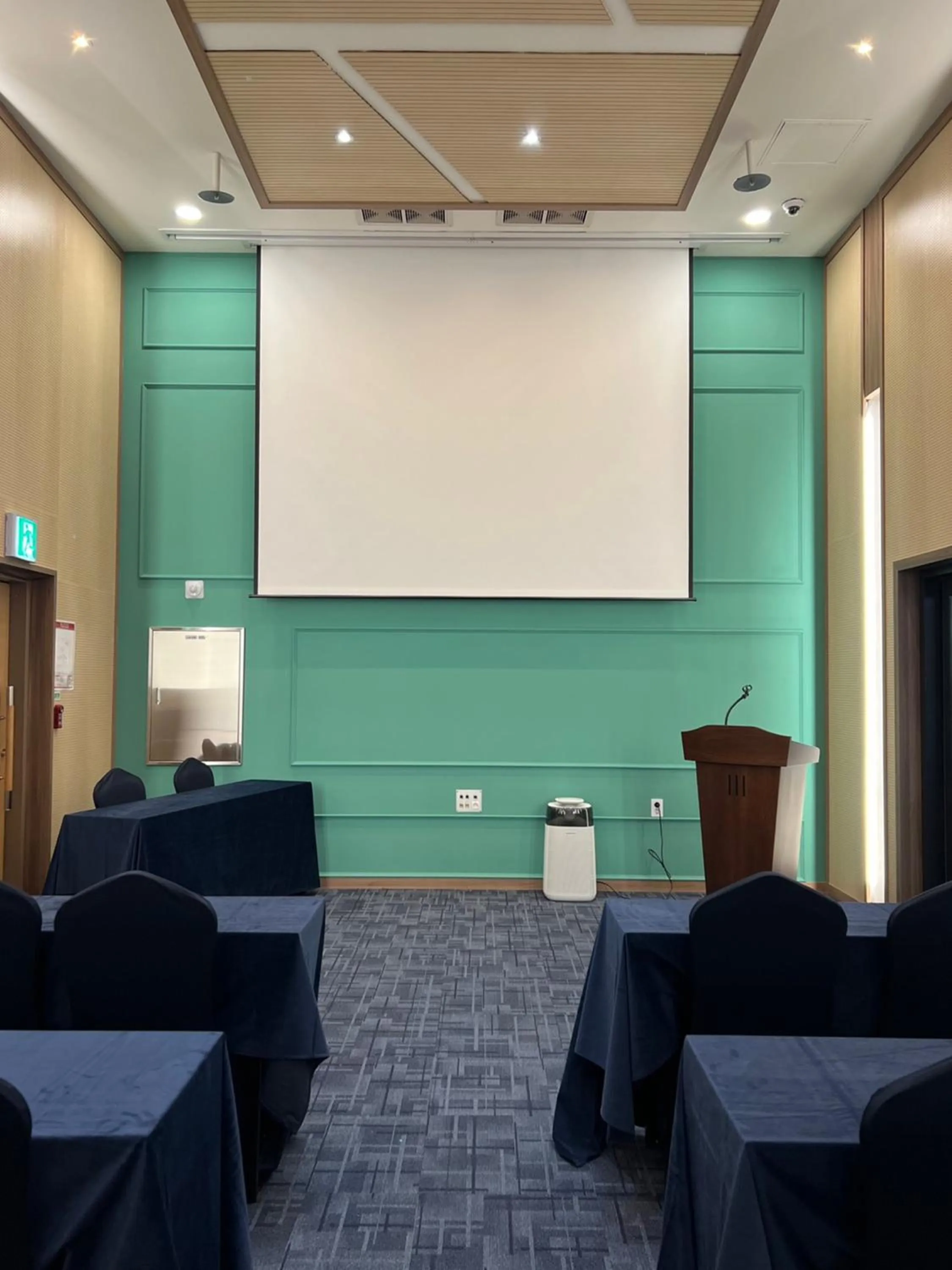 Banquet/Function facilities in Gangneung Chonpines Ocean Suites Hotel