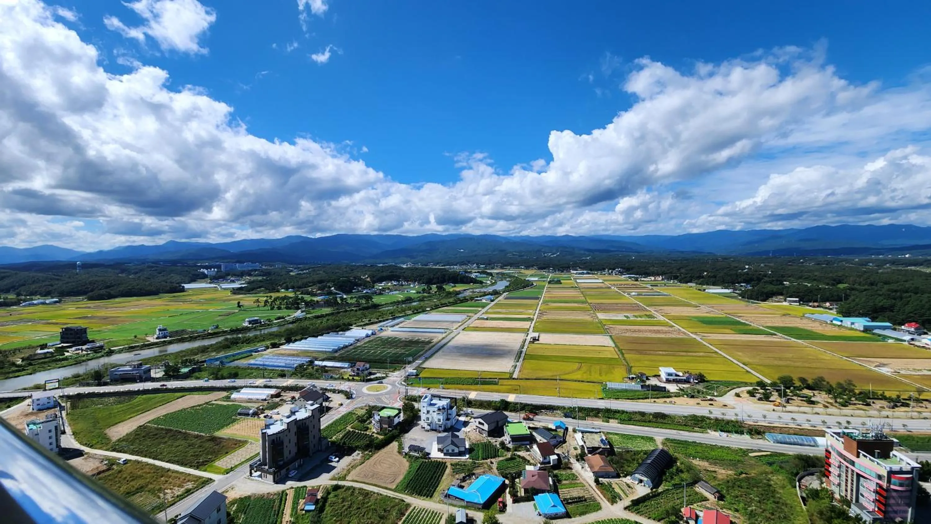 Mountain view in Gangneung Chonpines Ocean Suites Hotel