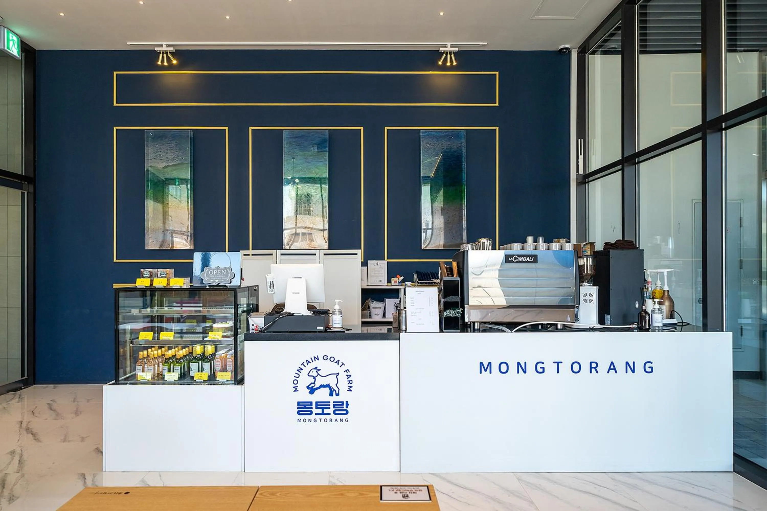 Restaurant/places to eat in Gangneung Chonpines Ocean Suites Hotel