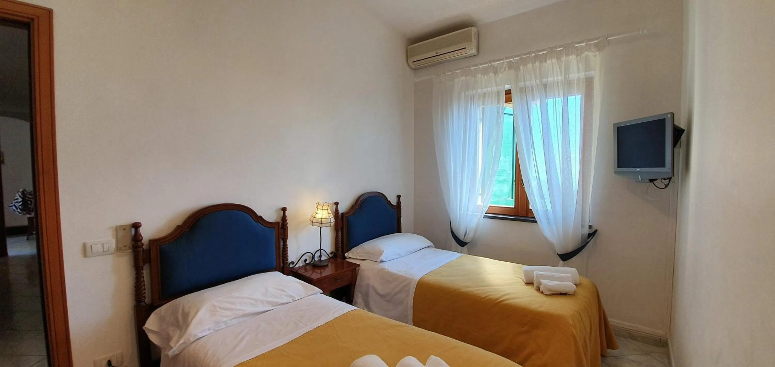 Photo of the whole room, Bed in Agriturismo Fattoria Terranova